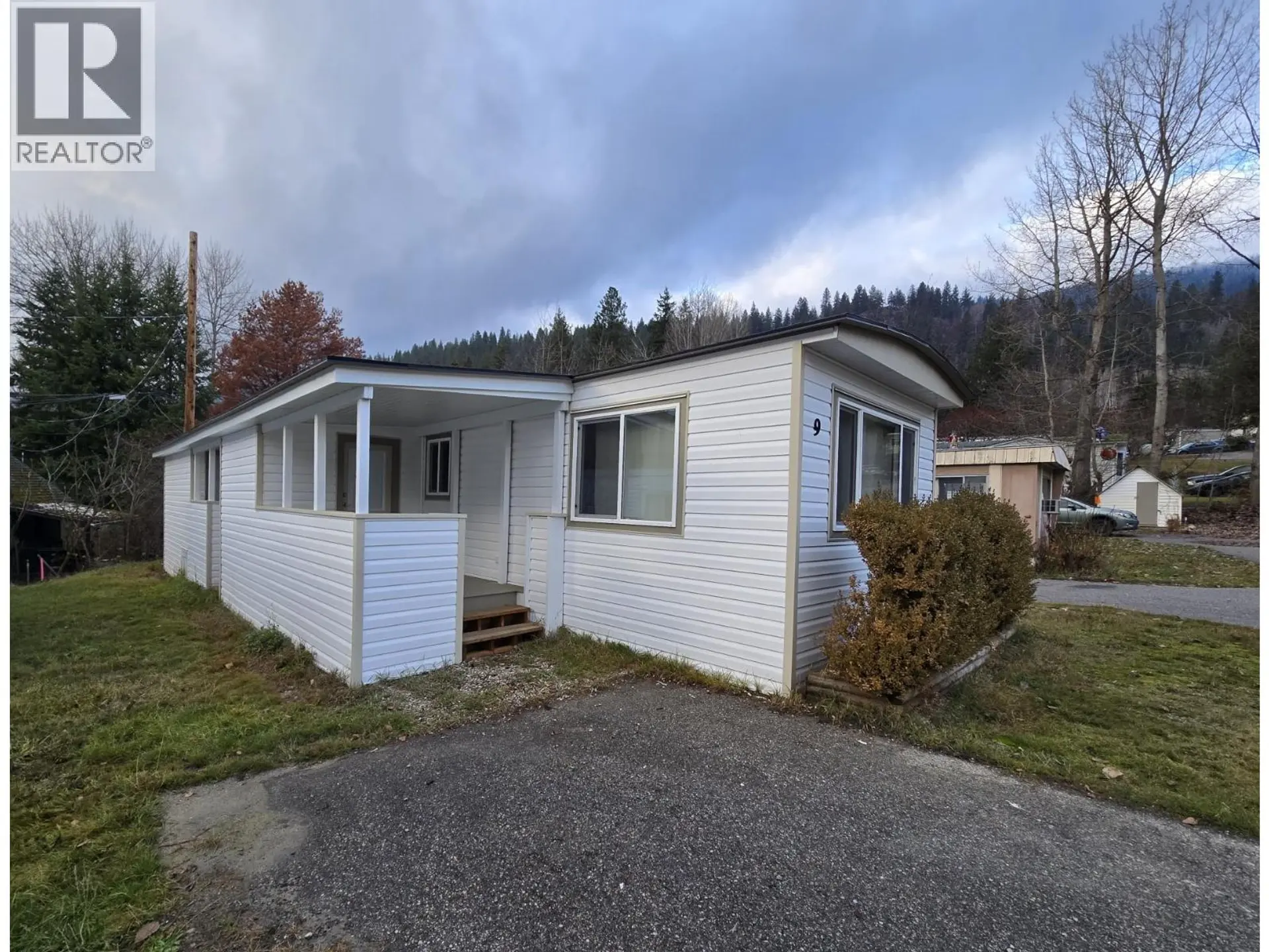 Property at #9 4029 BROADWATER ROAD, Robson, BC