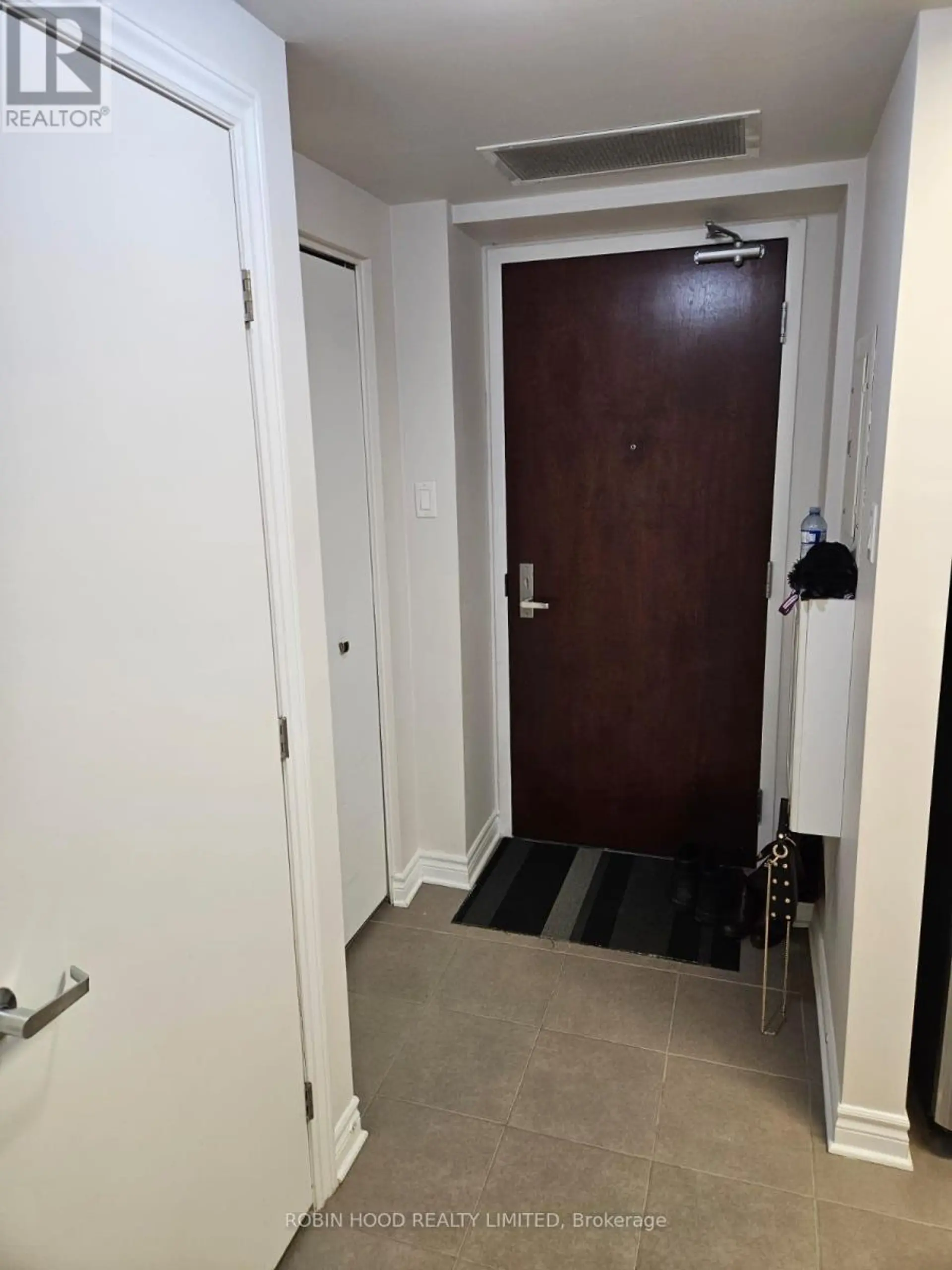 #1610 200 RIDEAU STREET - Image 1