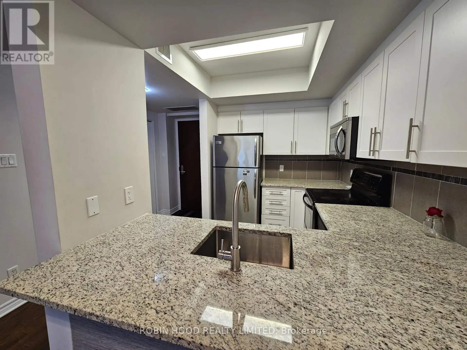 #1610 200 RIDEAU STREET - Image 2
