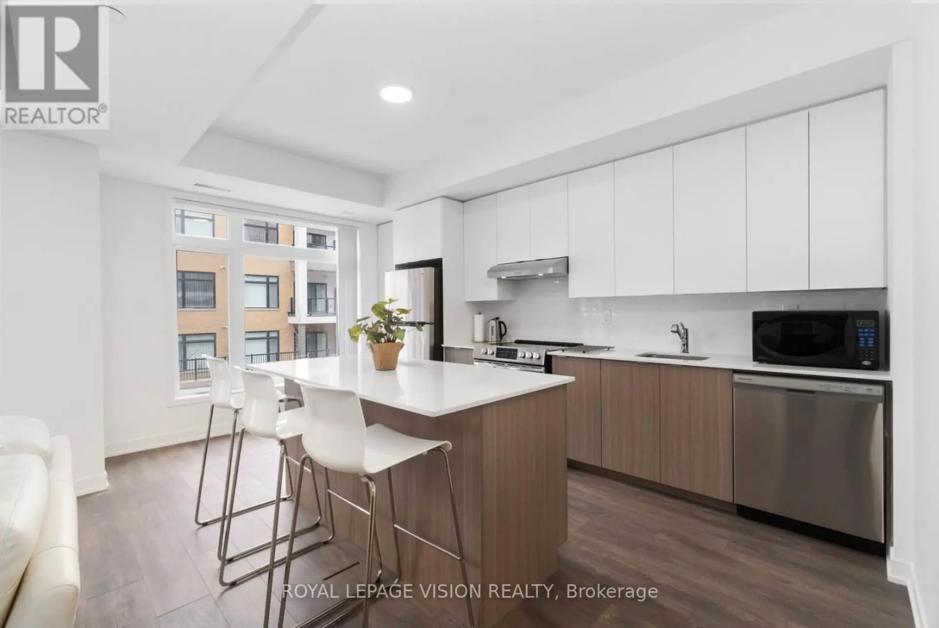 #209 130 CANON JACKSON DRIVE - Image 3