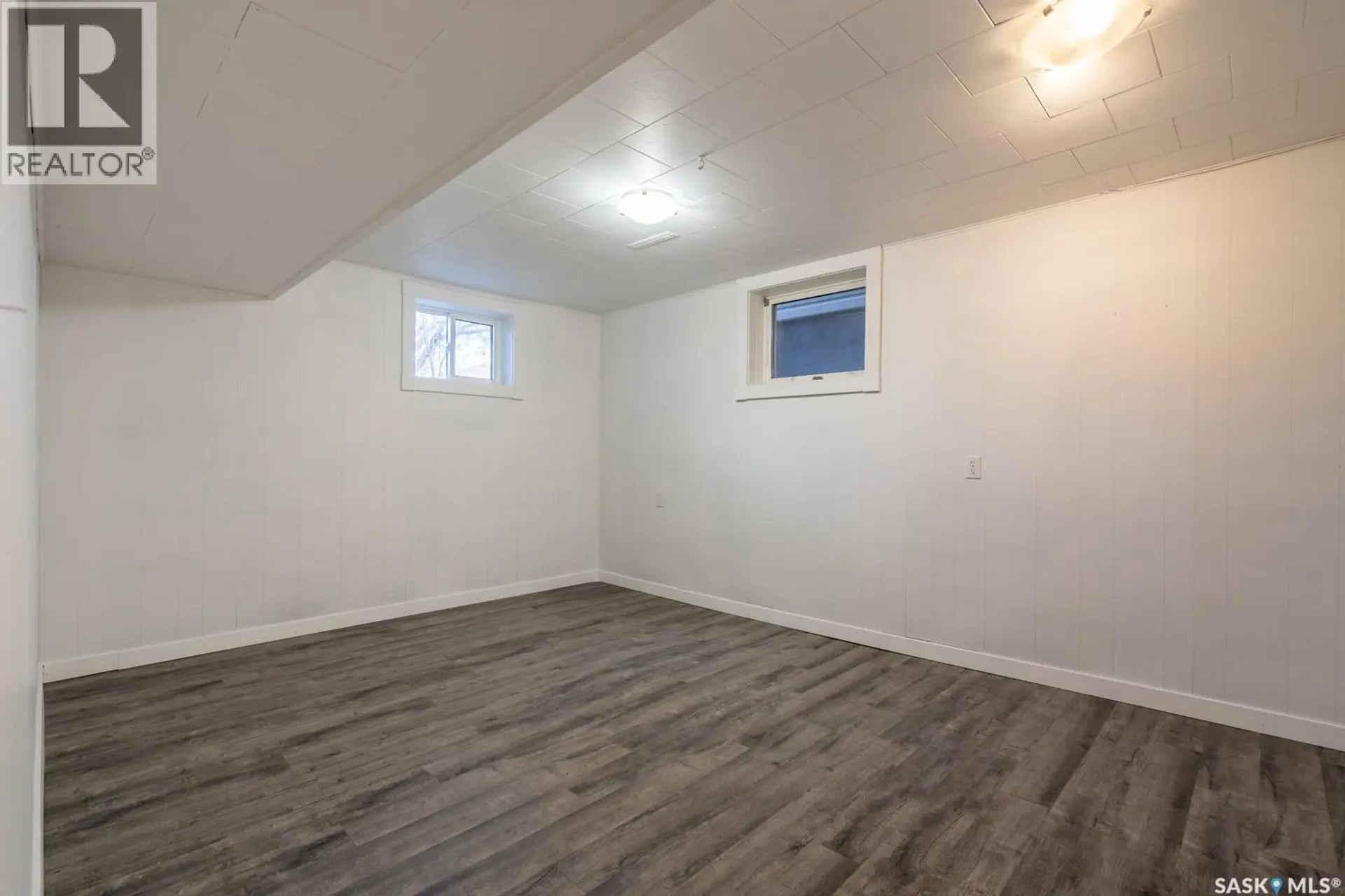 1321 VICTORIA AVENUE - Image 18