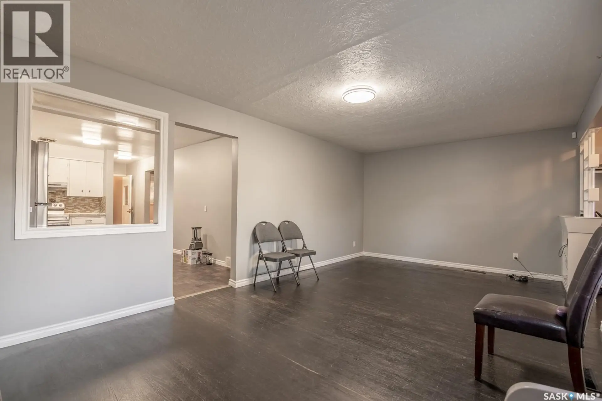 1321 VICTORIA AVENUE - Image 4