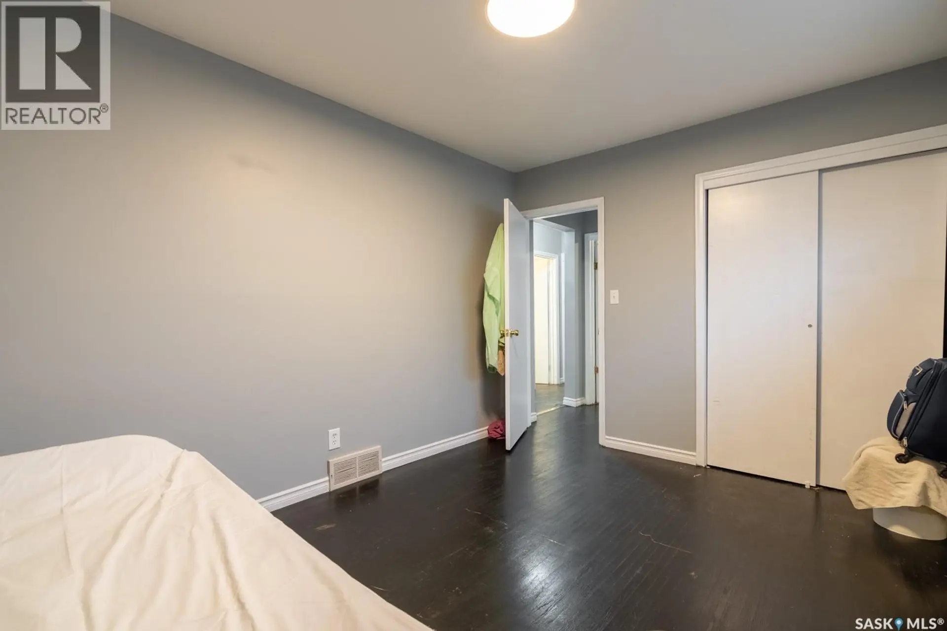 1321 VICTORIA AVENUE - Image 9