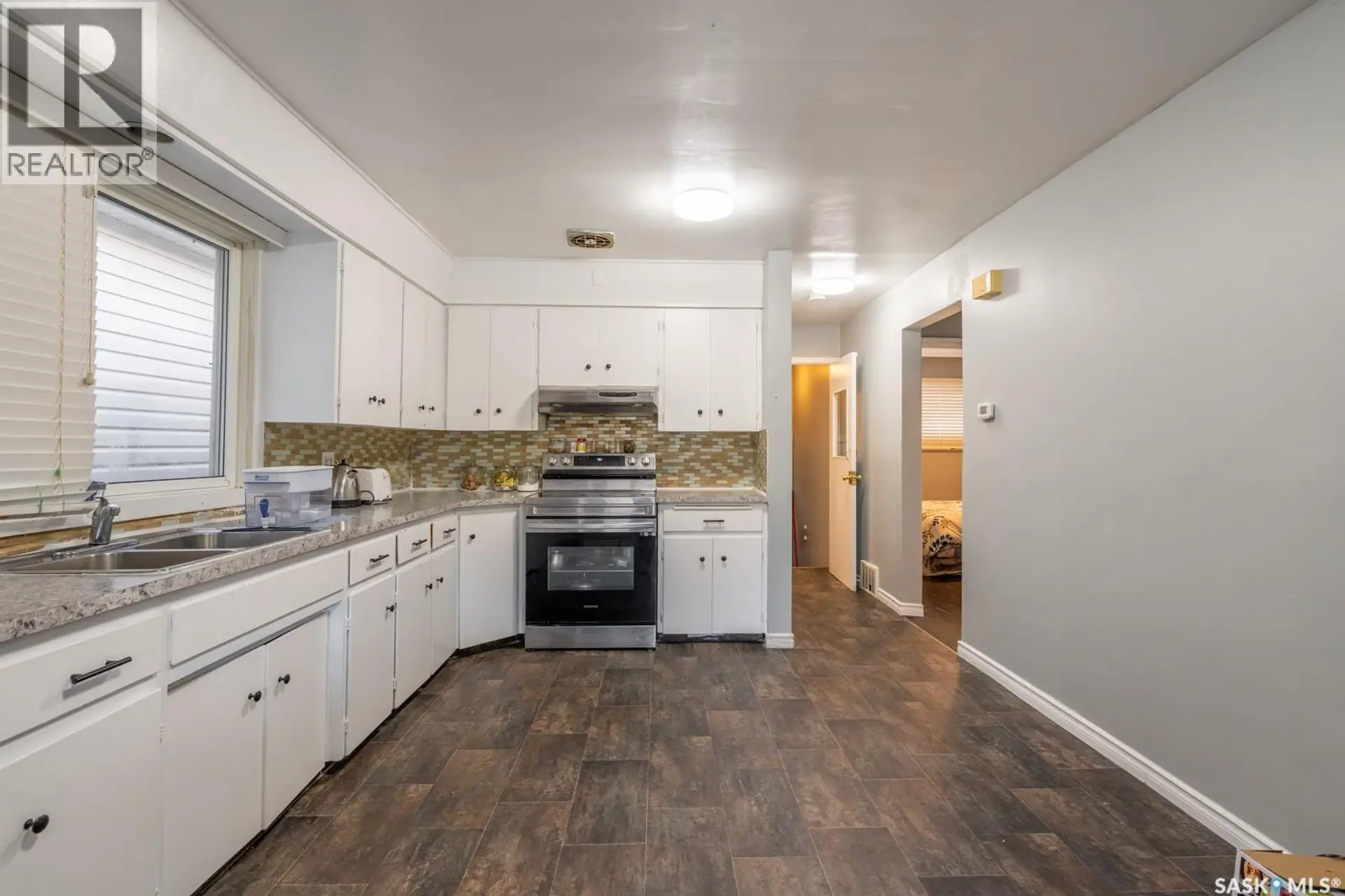 1321 VICTORIA AVENUE - Image 7