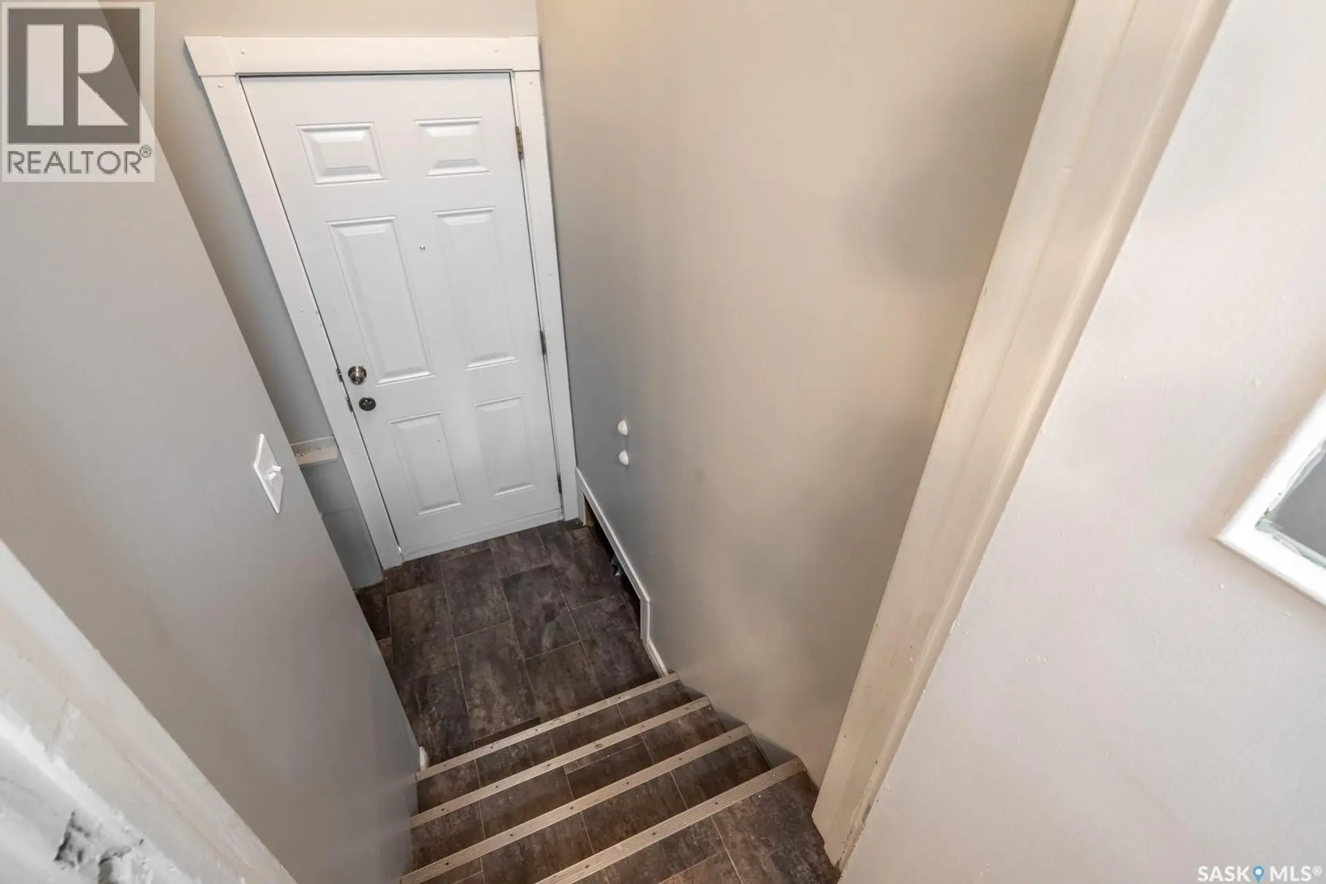 1321 VICTORIA AVENUE - Image 13