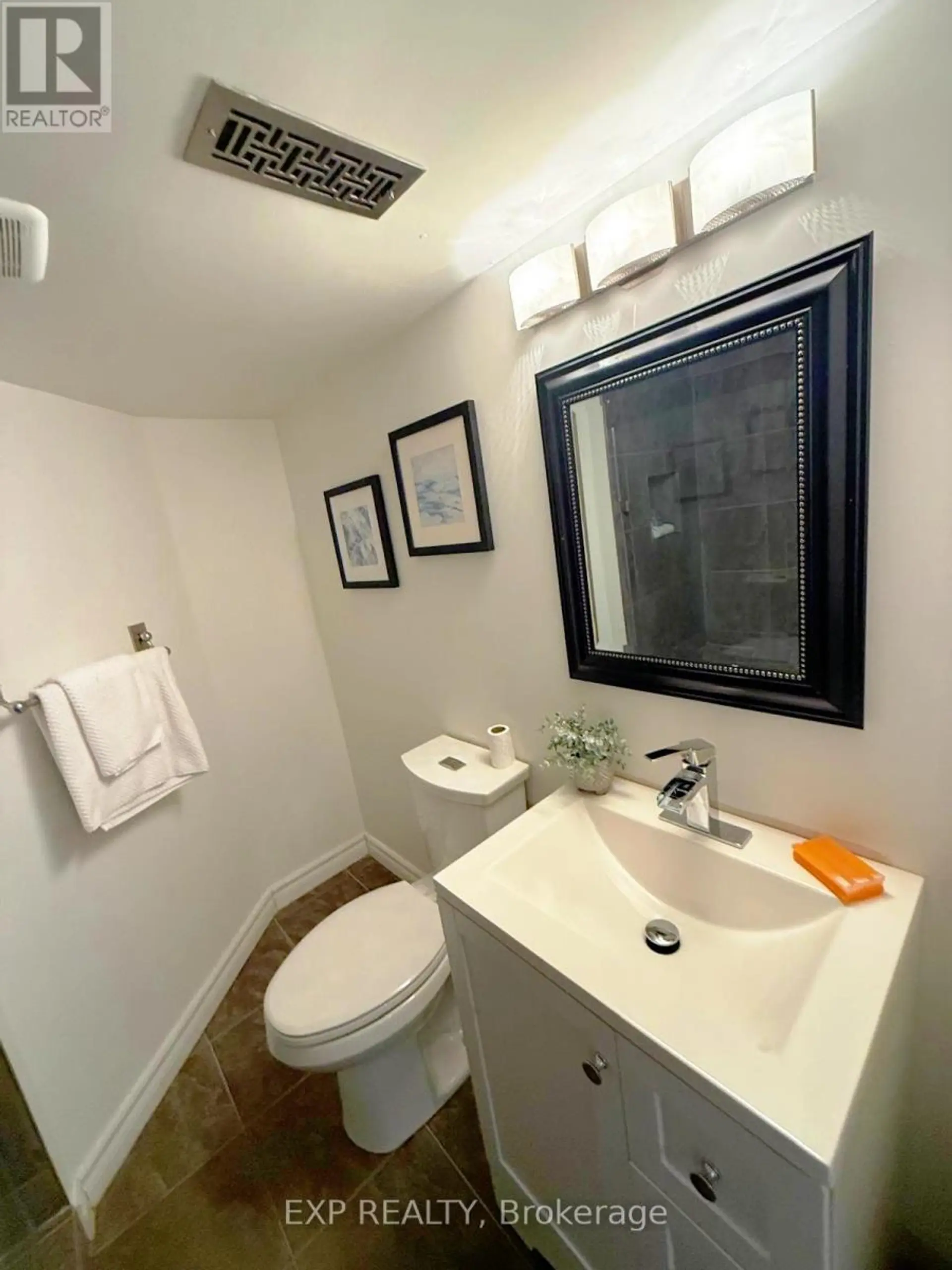 376 KING STREET E - Image 19