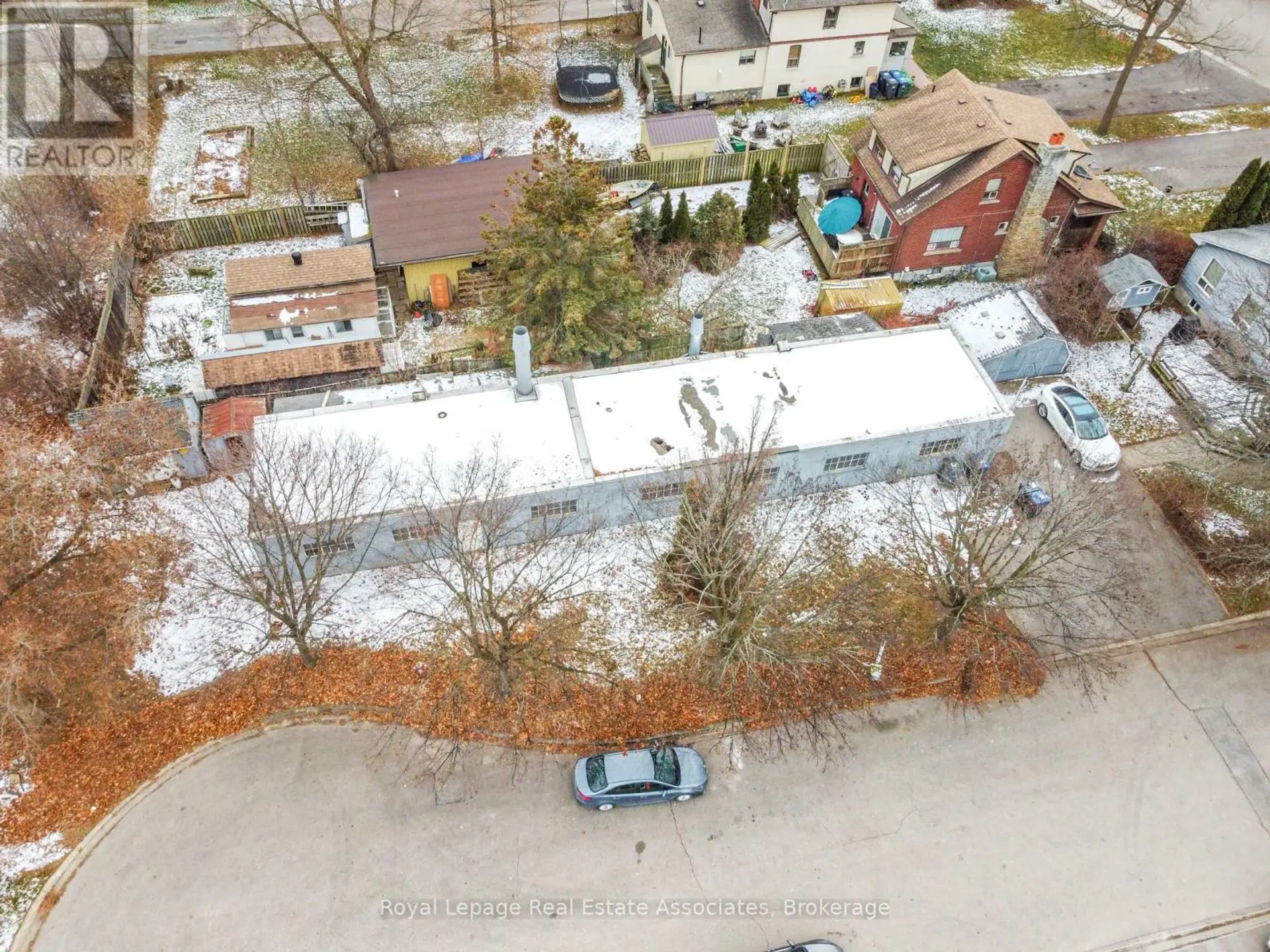 1089 SENECA AVENUE - Image 2