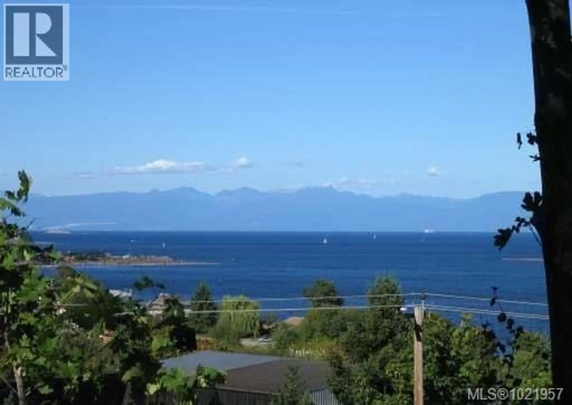Property at 911 HALIBURTON ST, Nanaimo, BC
