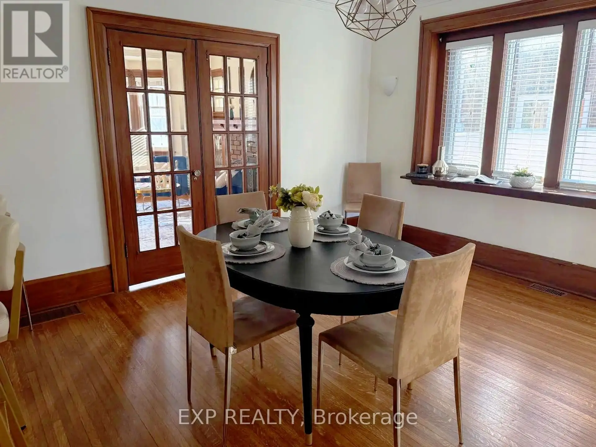 376 KING STREET E - Image 15