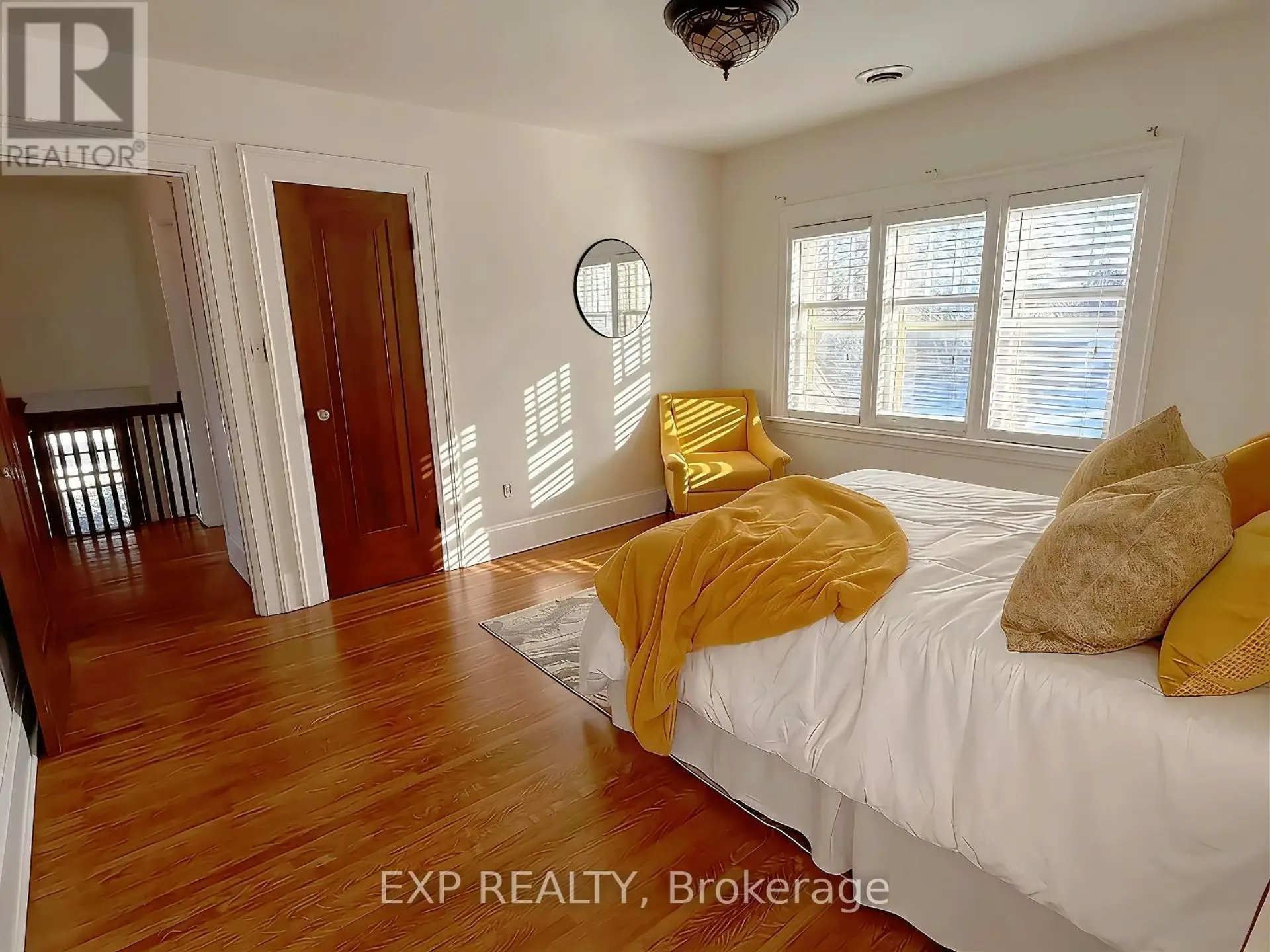376 KING STREET E - Image 3