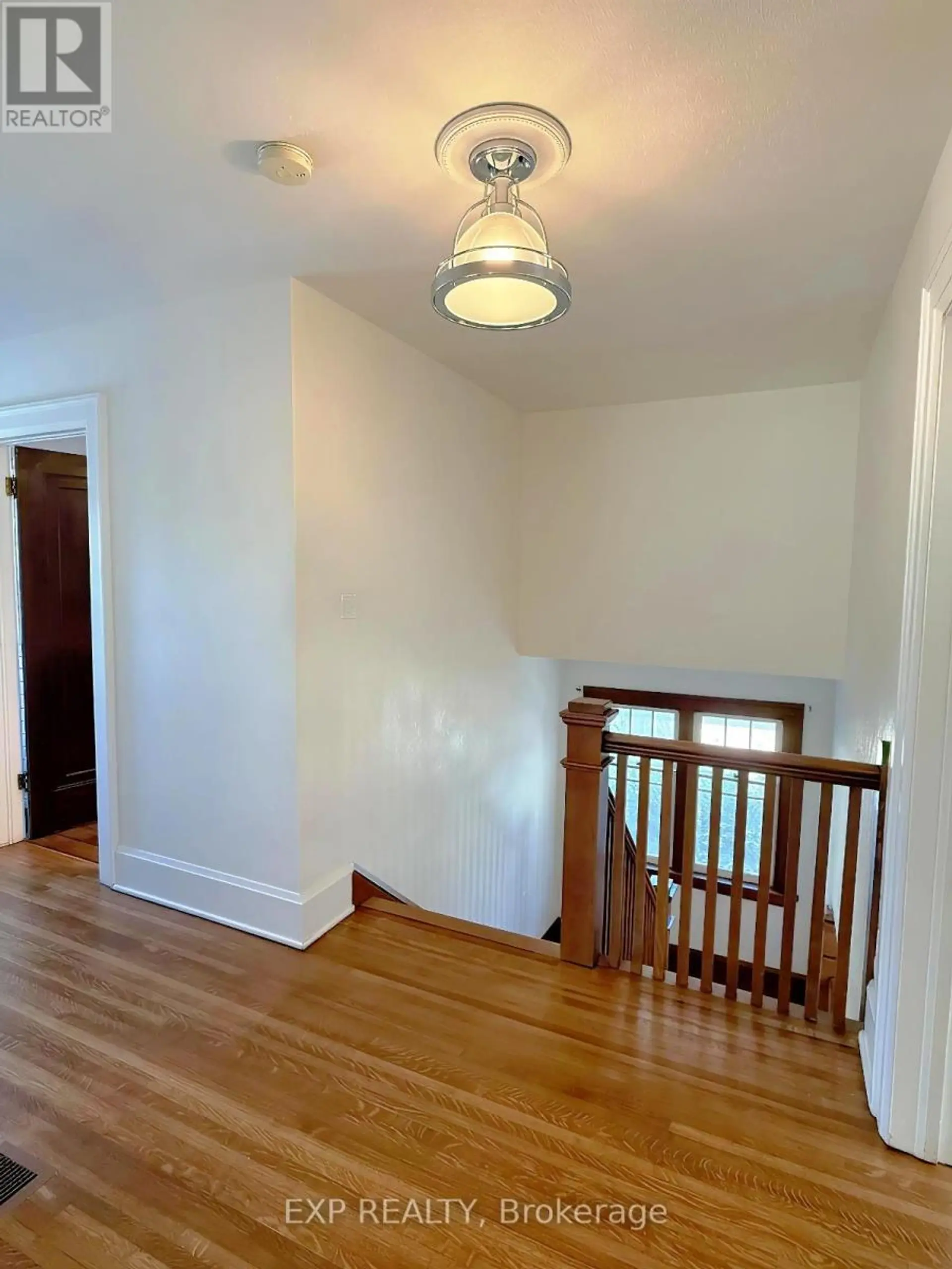 376 KING STREET E - Image 4
