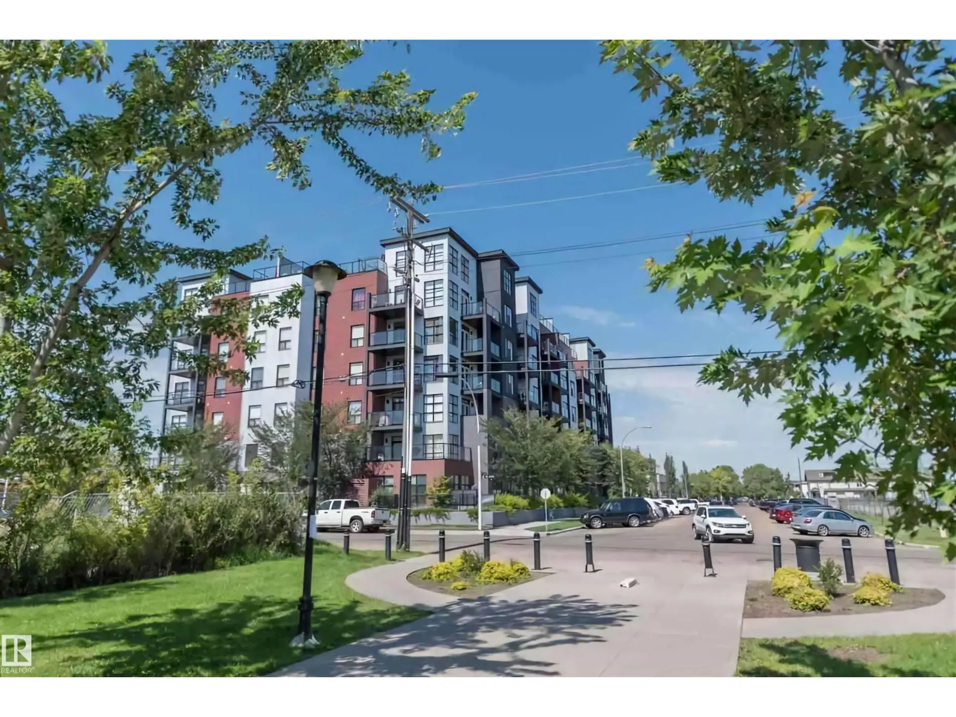 #108 10518 113 ST NW - Image 2