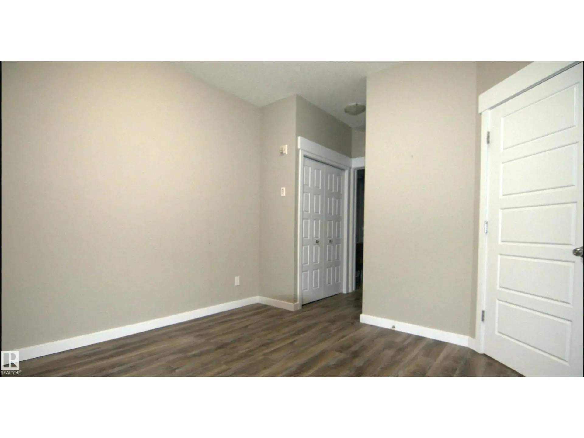 #108 10518 113 ST NW - Image 8
