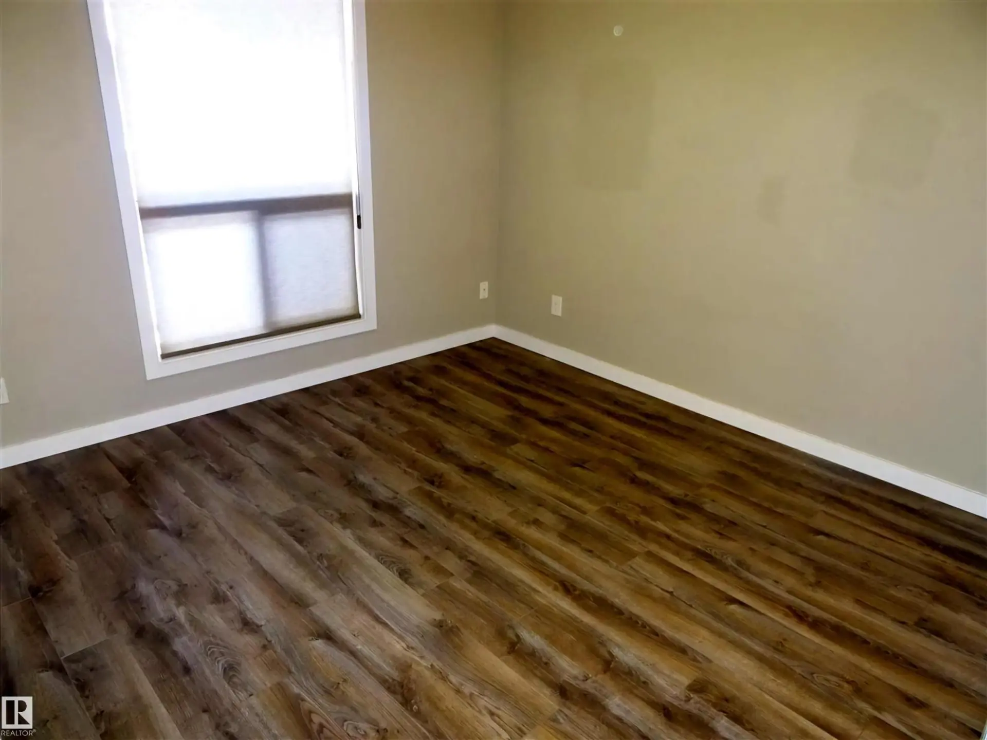 #108 10518 113 ST NW - Image 9