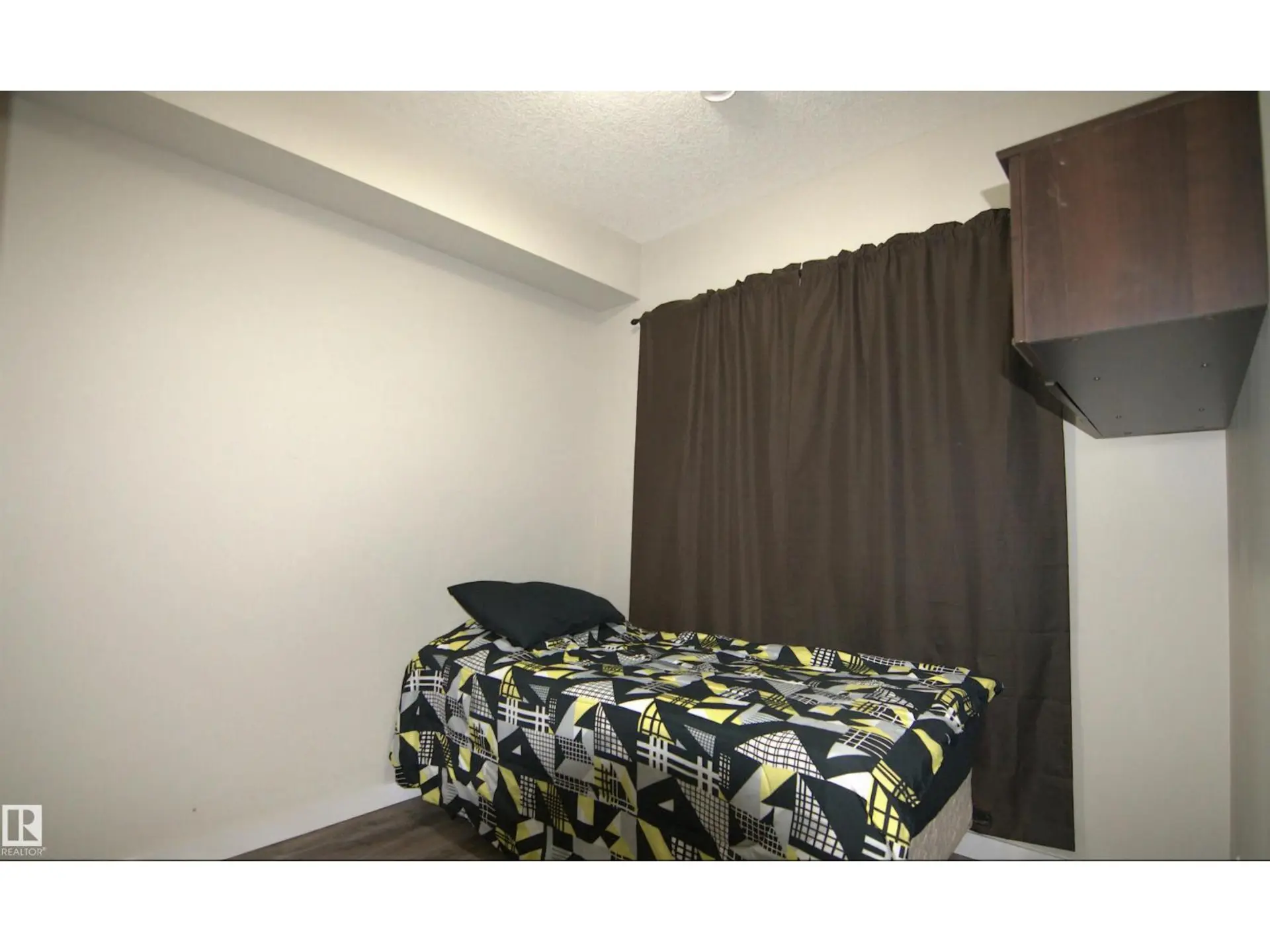 #108 10518 113 ST NW - Image 11