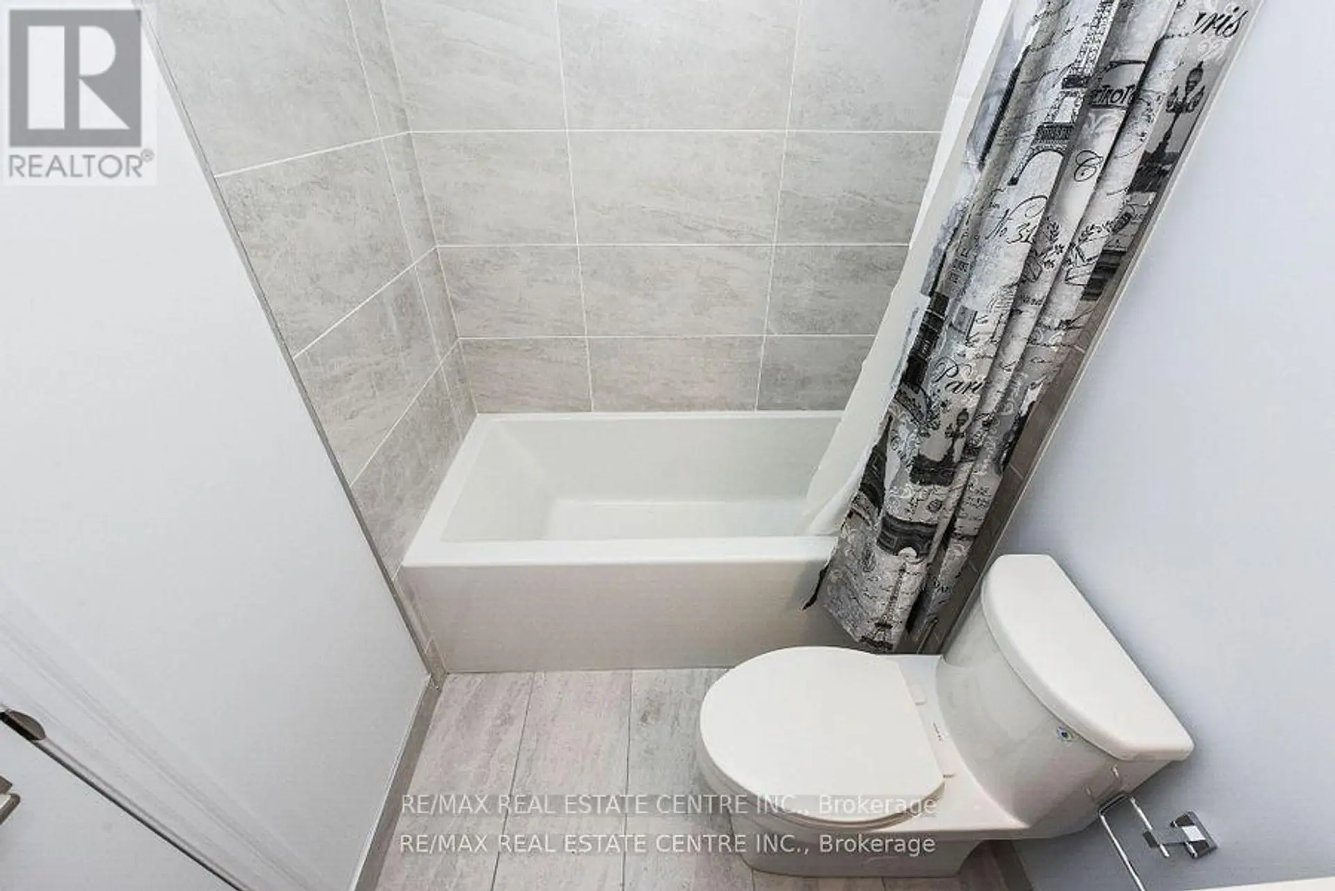 #3209 36 ELM DRIVE W - Image 16