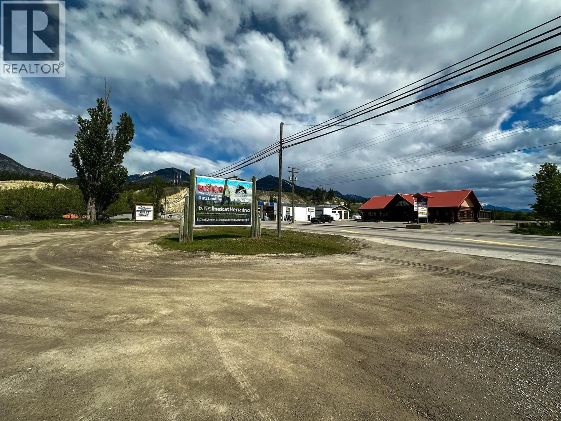 Property at 200 2ND AVENUE, Invermere, BC