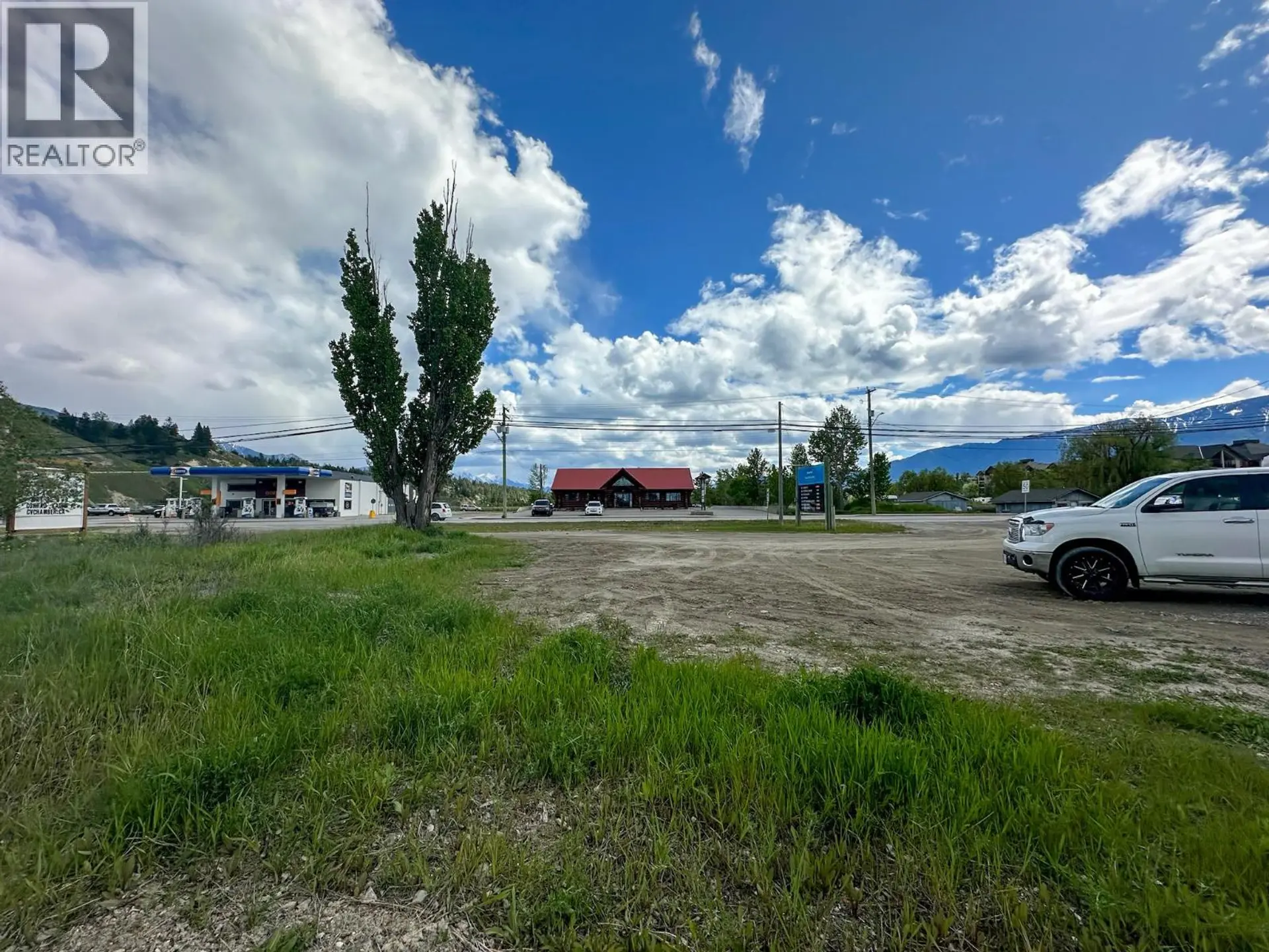 Property at 200 2ND AVENUE, Invermere, BC