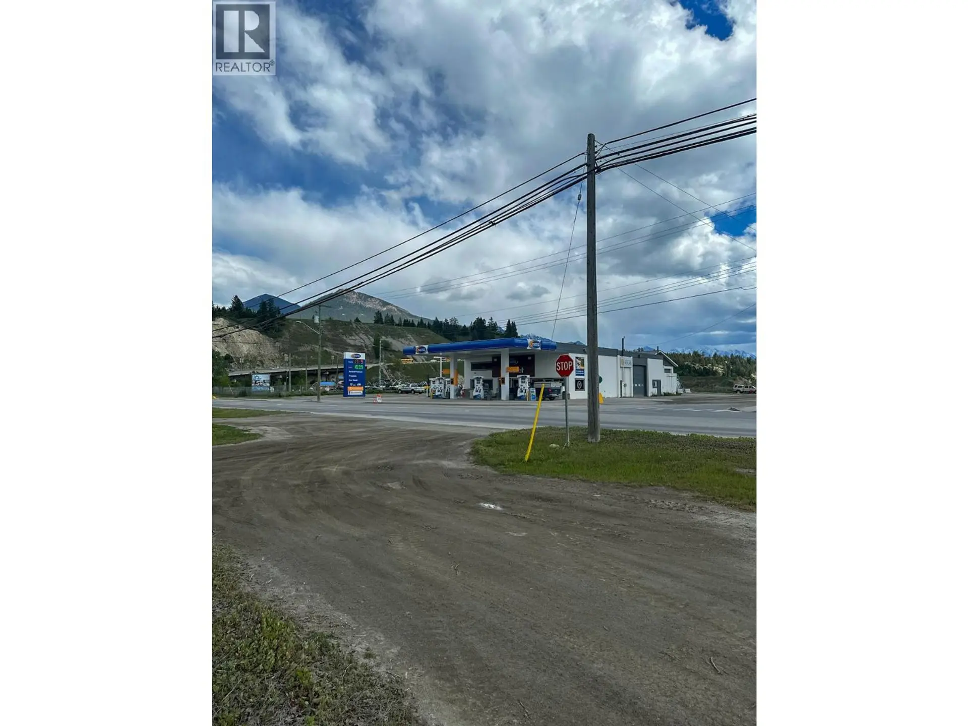 Property at 200 2ND AVENUE, Invermere, BC