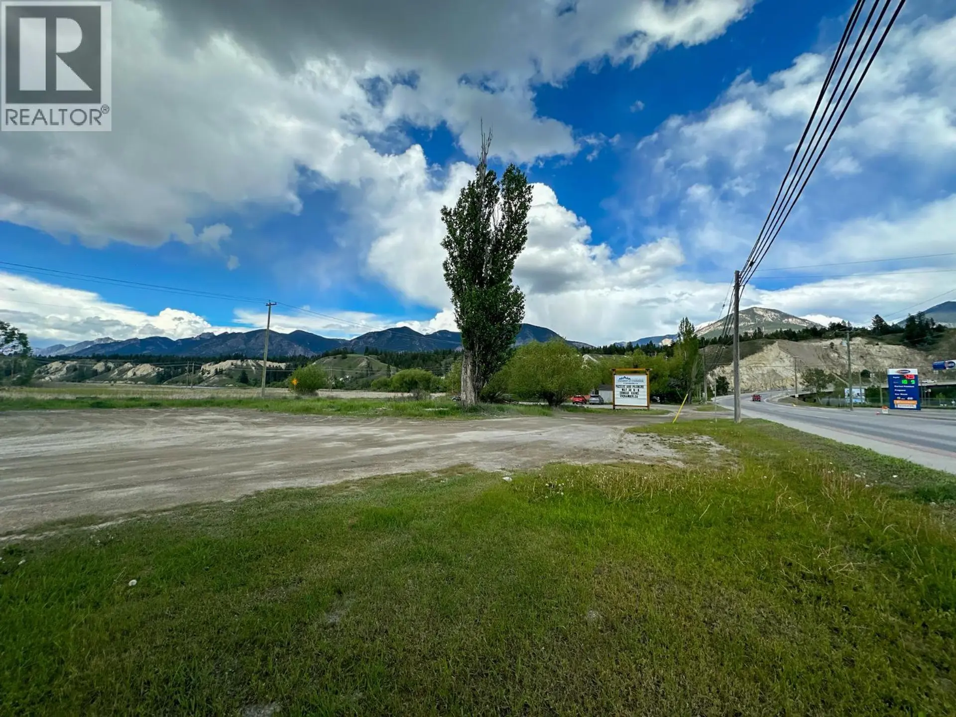 Property at 200 2ND AVENUE, Invermere, BC
