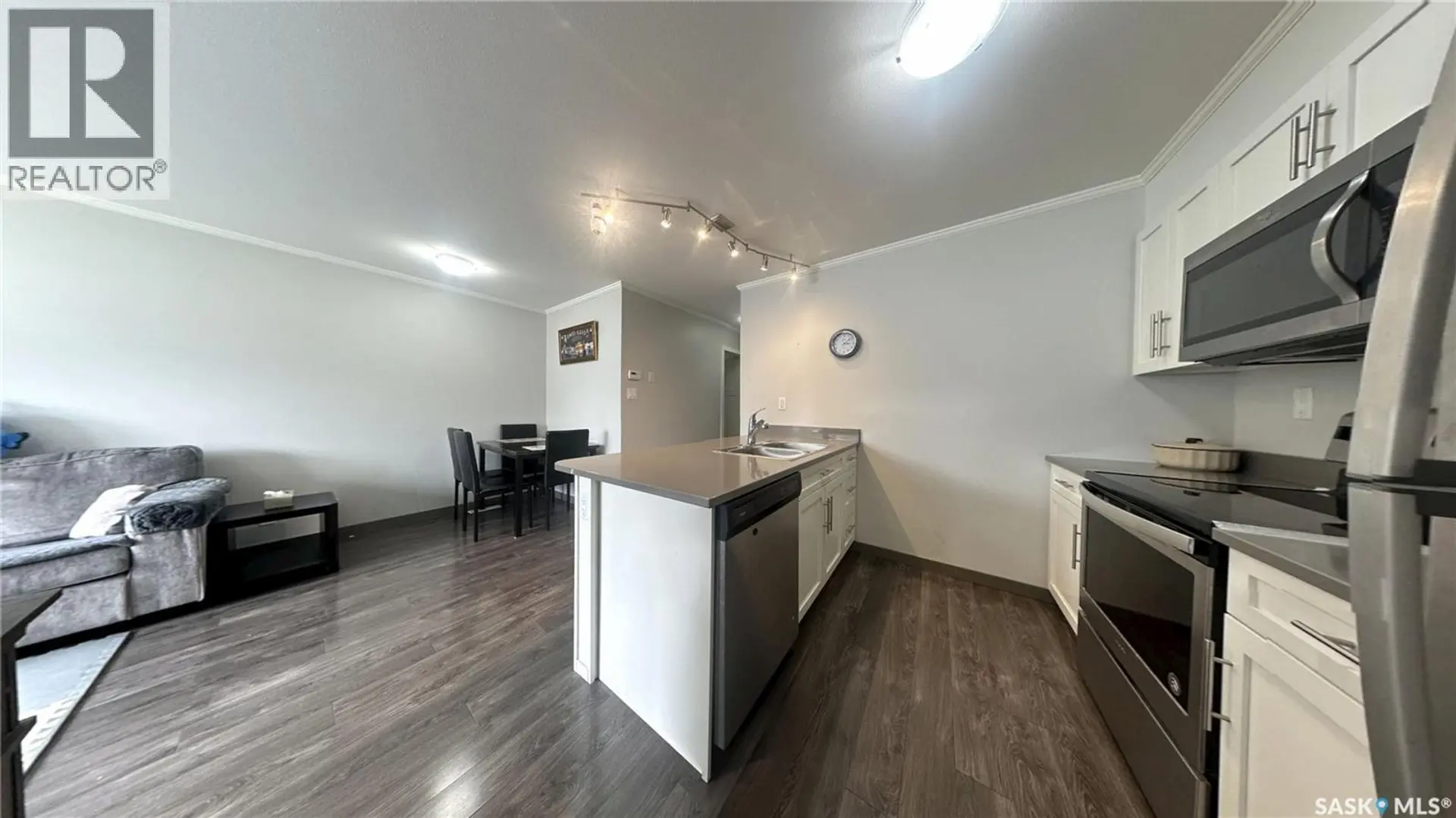 #265 322 LEWIN WAY - Image 5