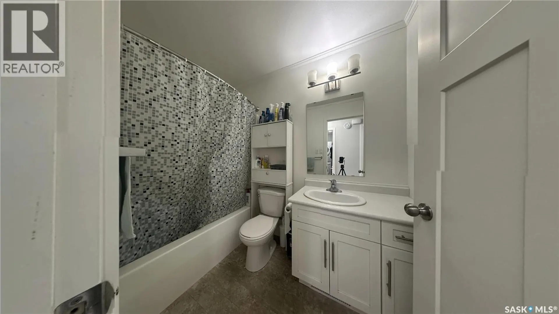 #265 322 LEWIN WAY - Image 9