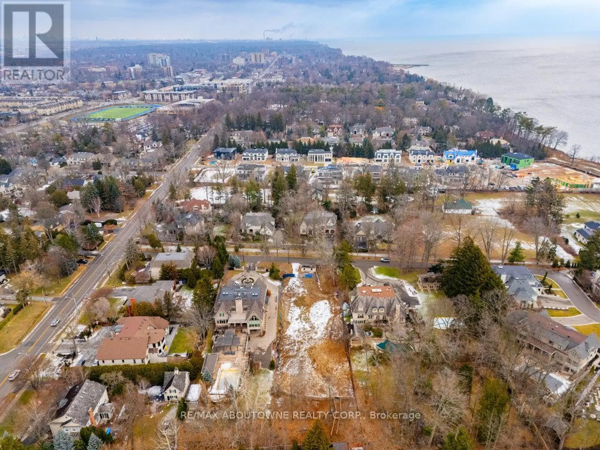 408 LAKESHORE ROAD W - Image 11