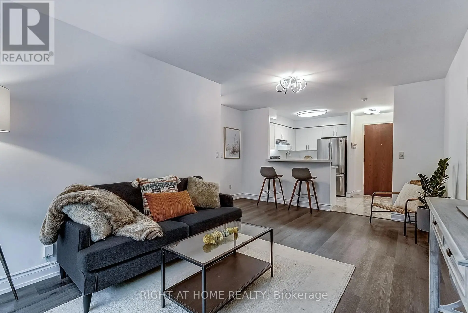 #508 2565 ERIN CENTRE BOULEVARD - Image 2