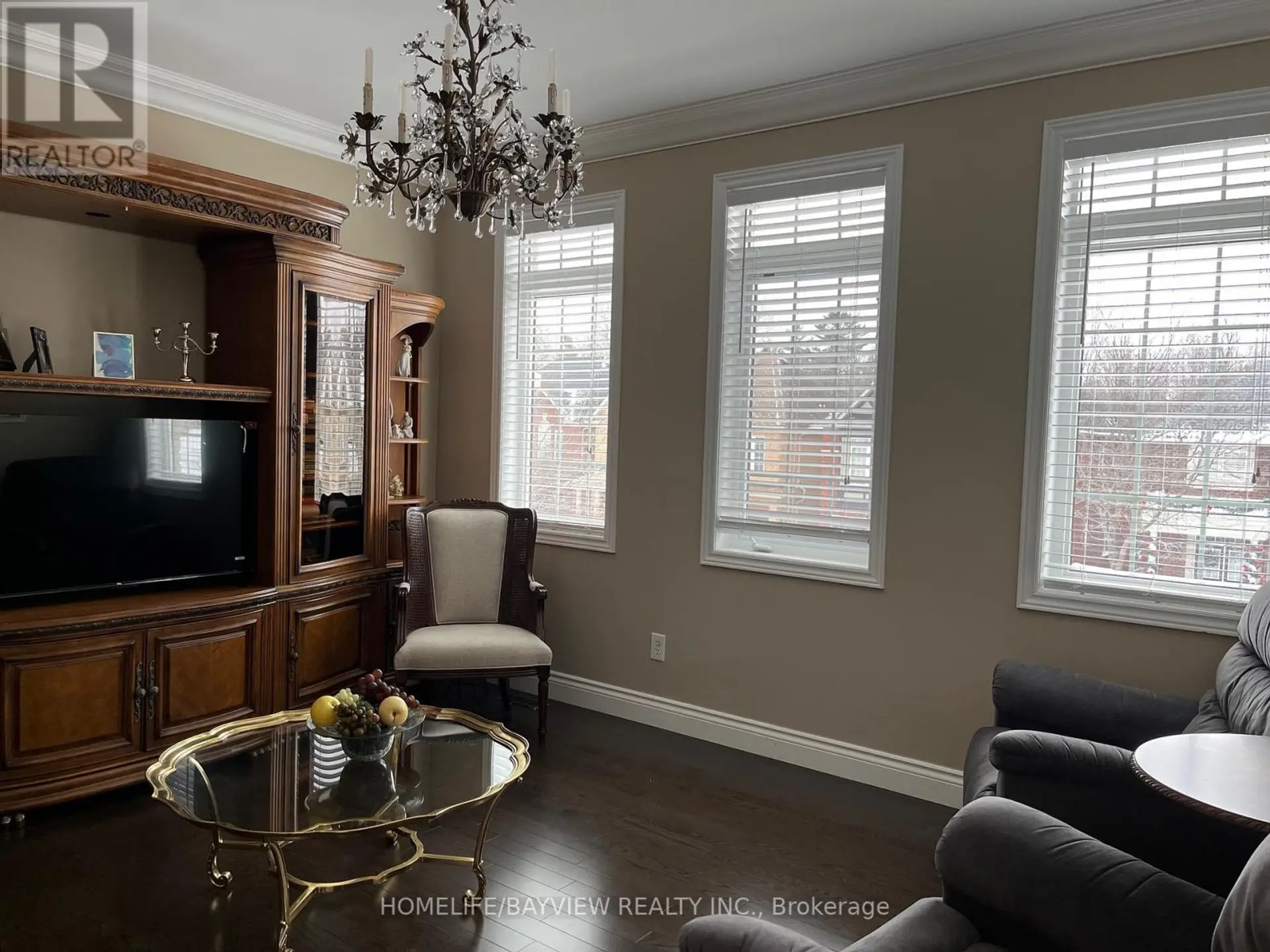 386 GILPIN DRIVE - Image 2