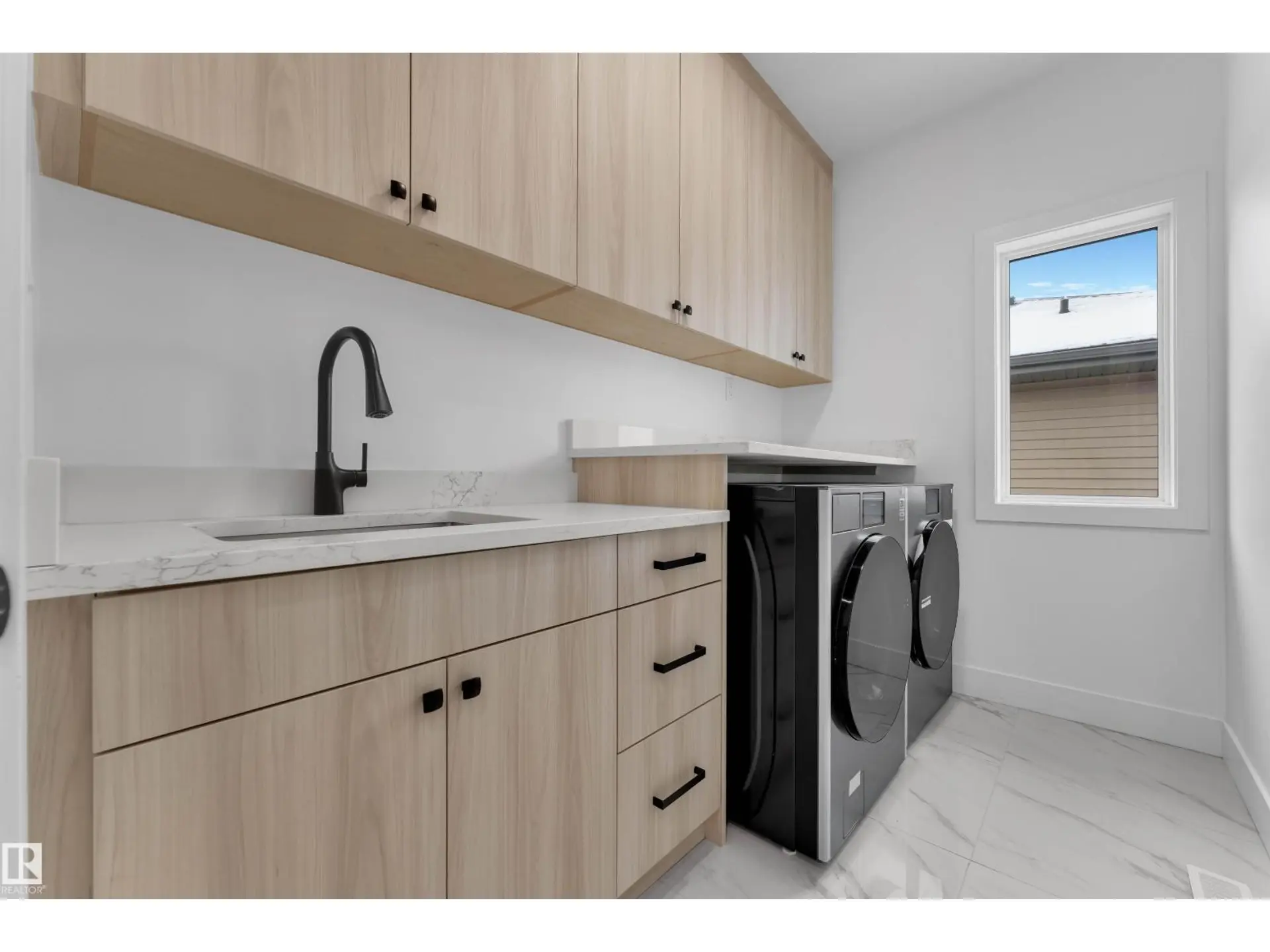 6415 29 ST NE - Image 8