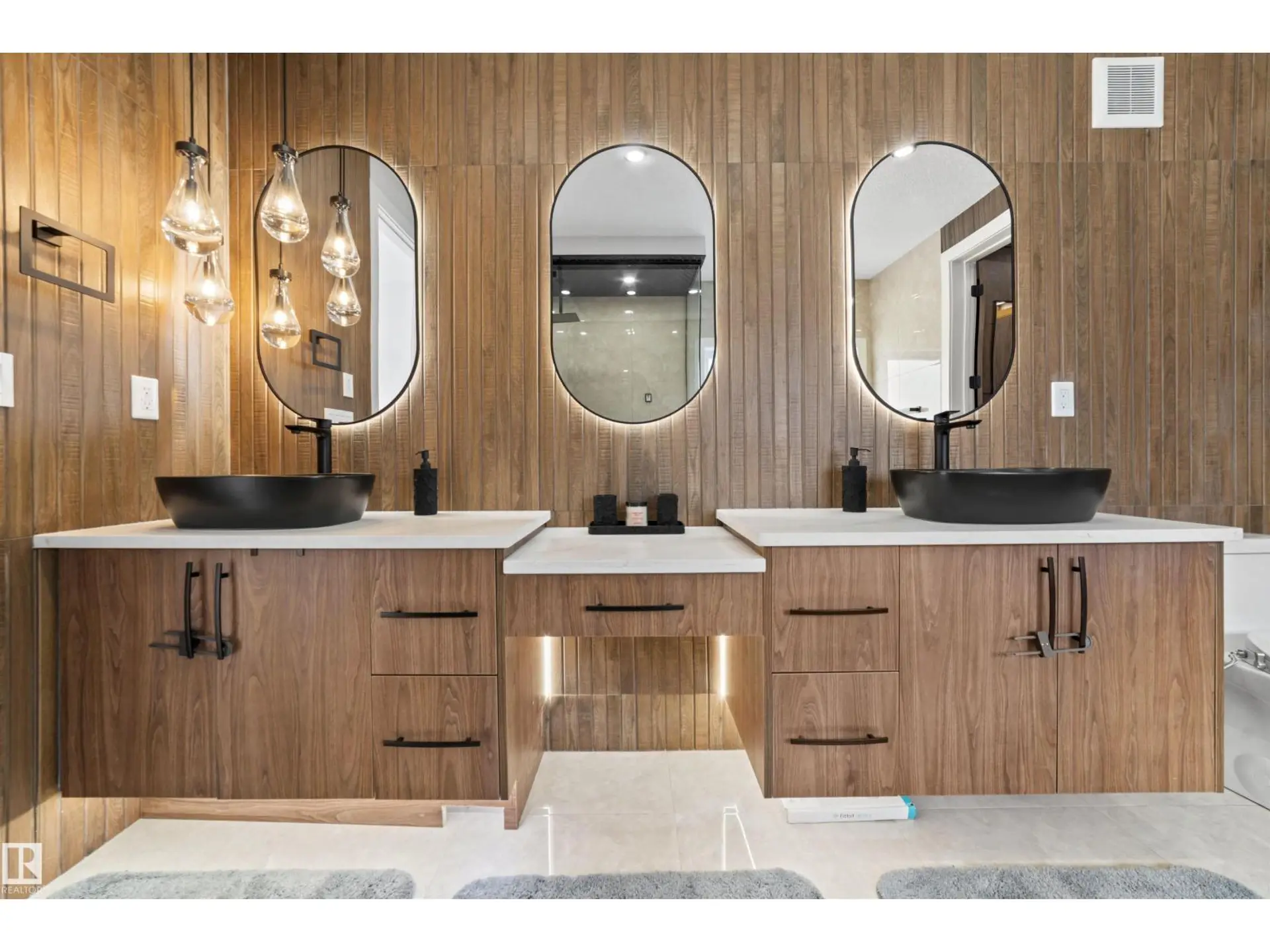 6415 29 ST NE - Image 11