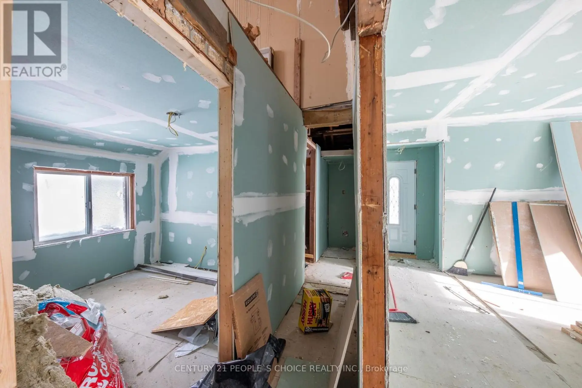 250 KINGFISHER AVENUE - Image 11