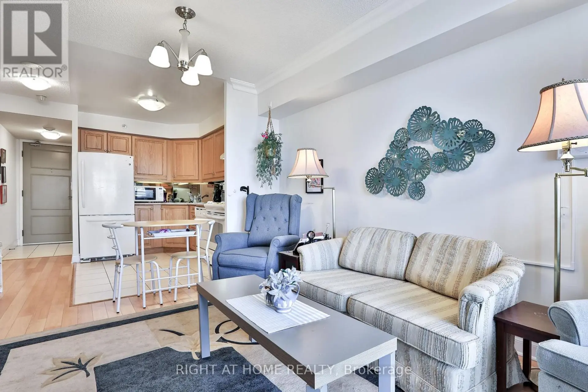 #707 3 MARINE PARADE DRIVE - Image 4
