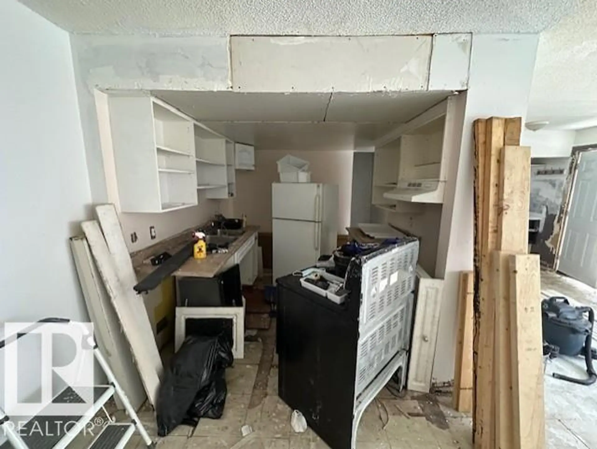 #512 2908 116A AV NW - Image 9