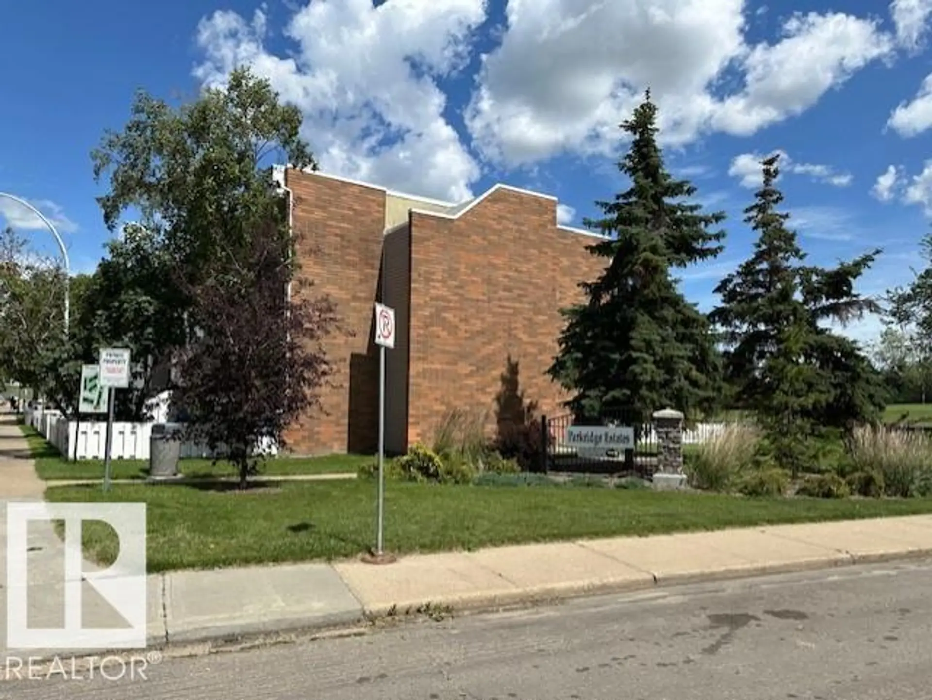 #313 2908 116A AV NW - Image 4