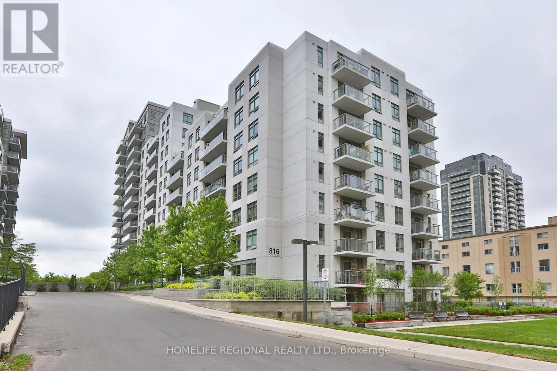#1015 816 LANSDOWNE AVENUE - Image 1