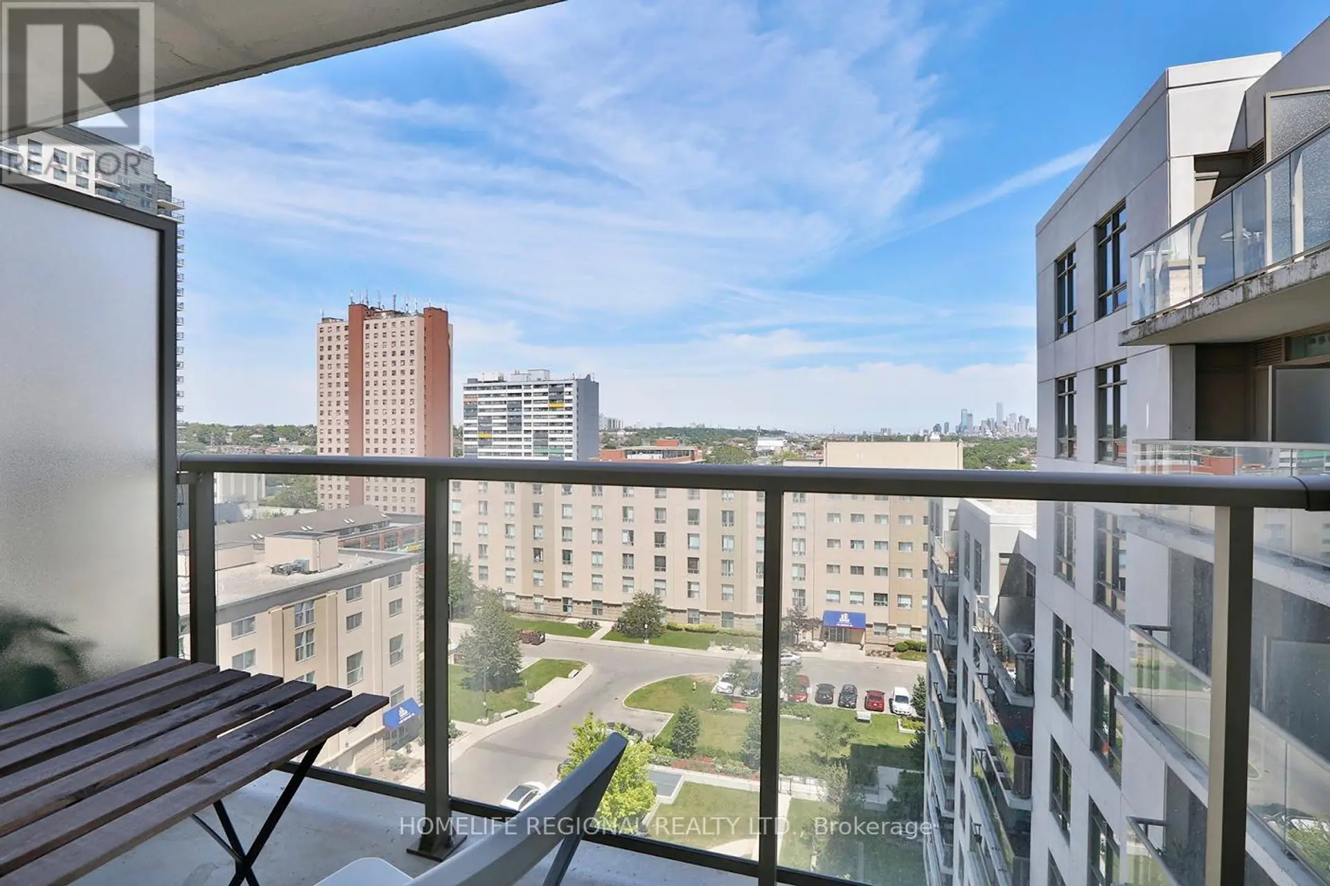 #1015 816 LANSDOWNE AVENUE - Image 14