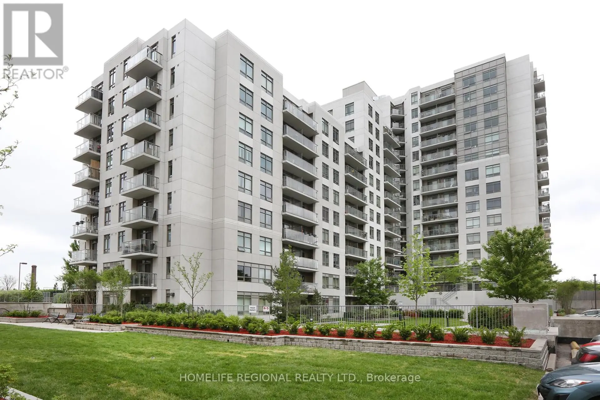 #1015 816 LANSDOWNE AVENUE - Image 2