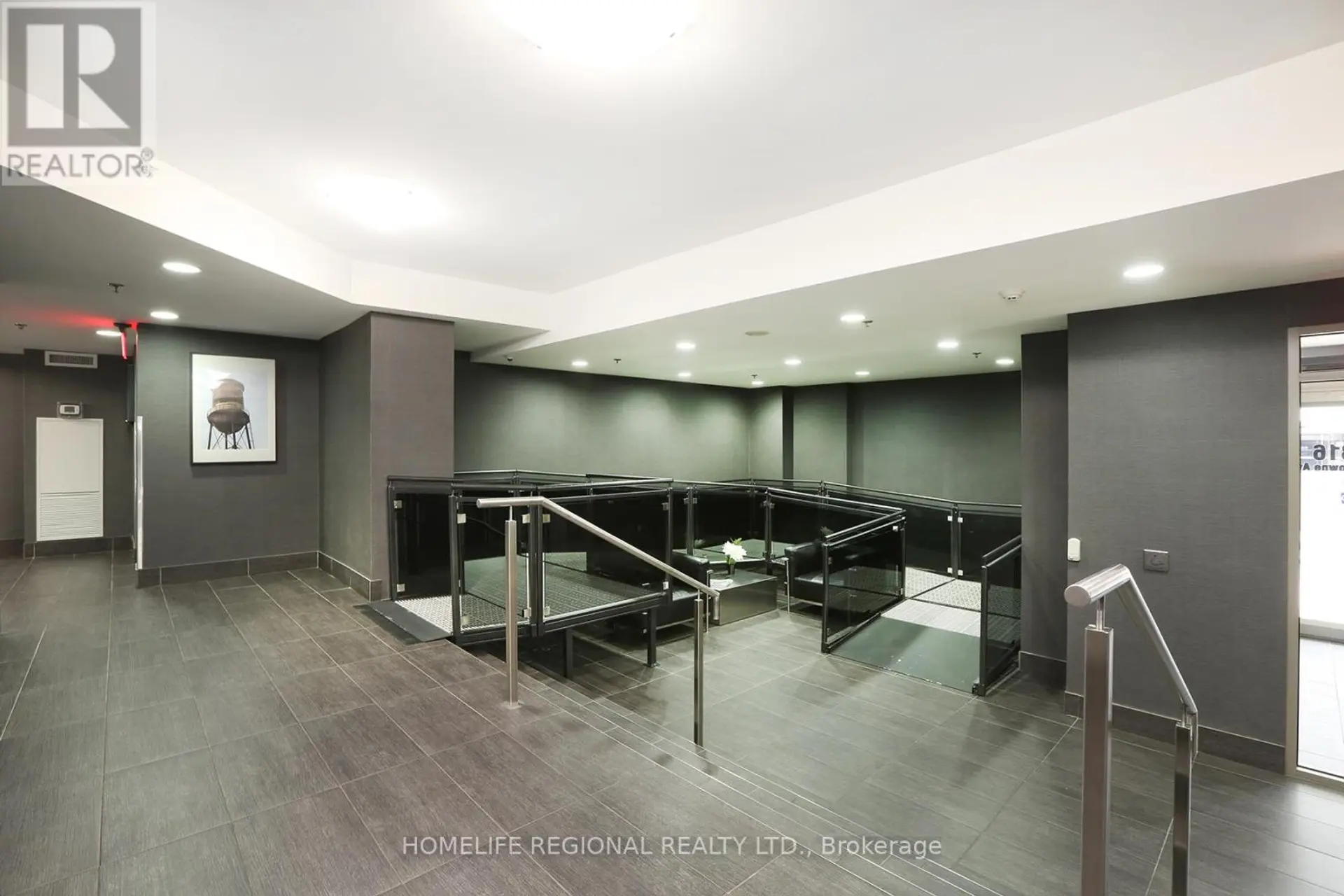 #1015 816 LANSDOWNE AVENUE - Image 4