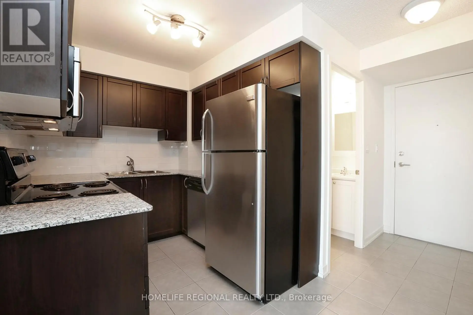 #1015 816 LANSDOWNE AVENUE - Image 6
