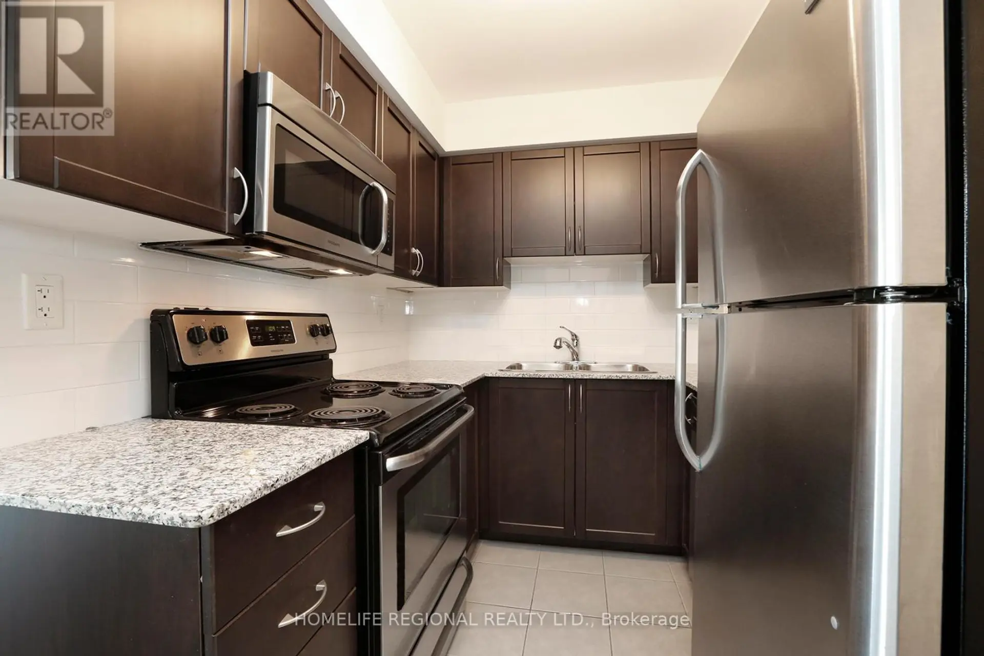 #1015 816 LANSDOWNE AVENUE - Image 7