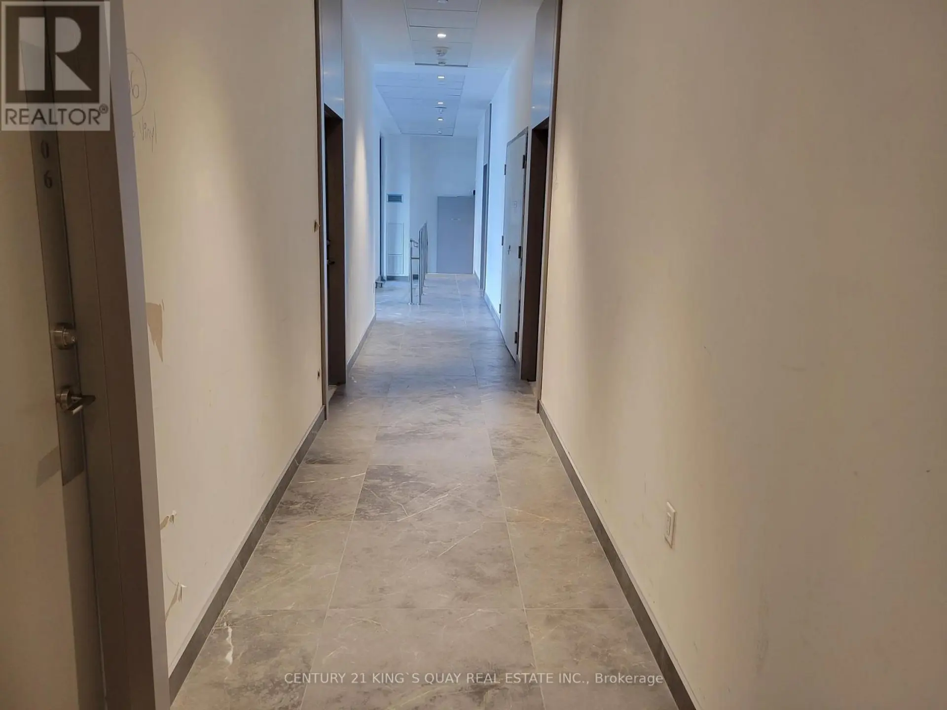 #106 3220 SHEPPARD AVENUE E - Image 4