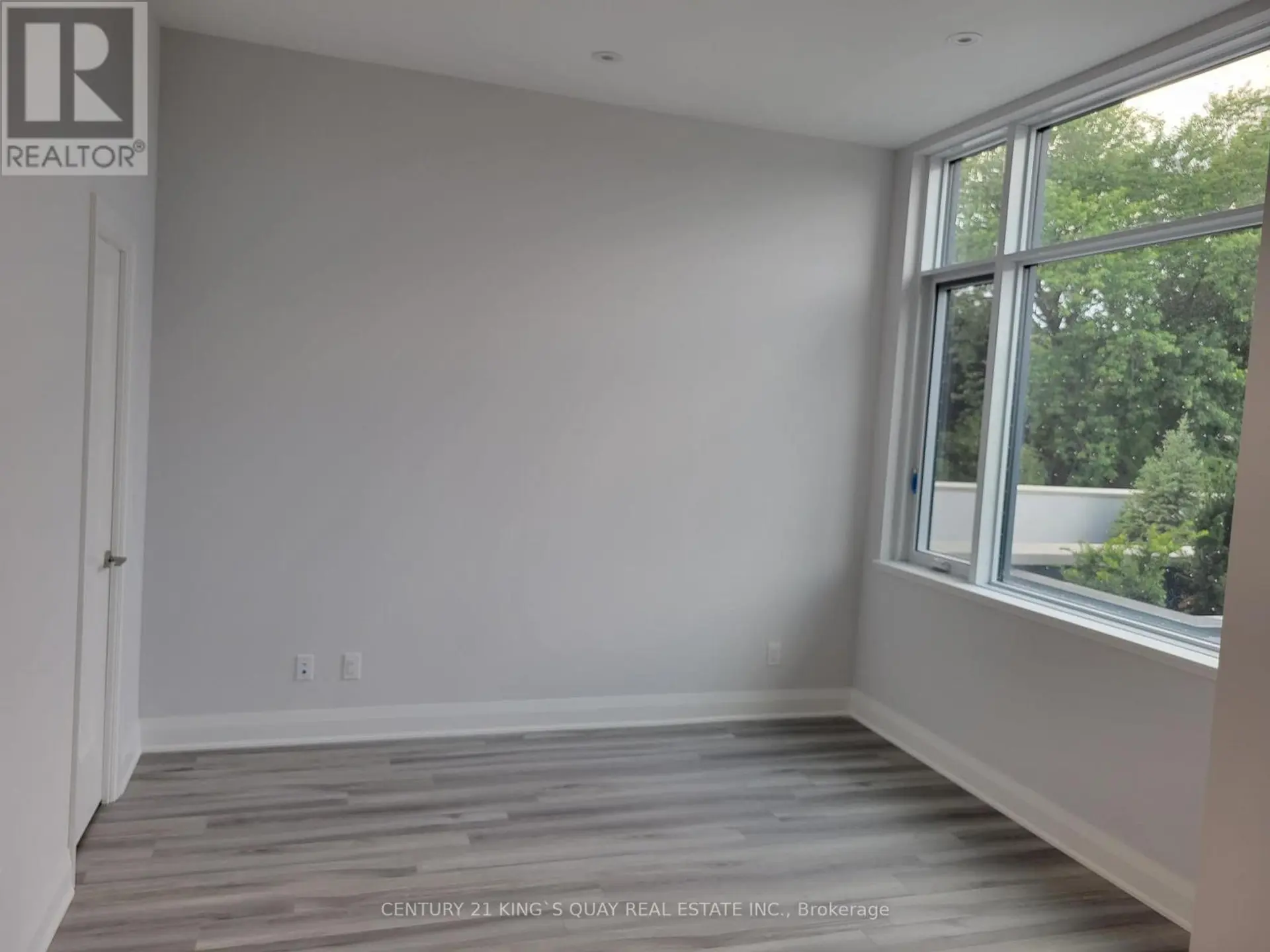 #106 3220 SHEPPARD AVENUE E - Image 7