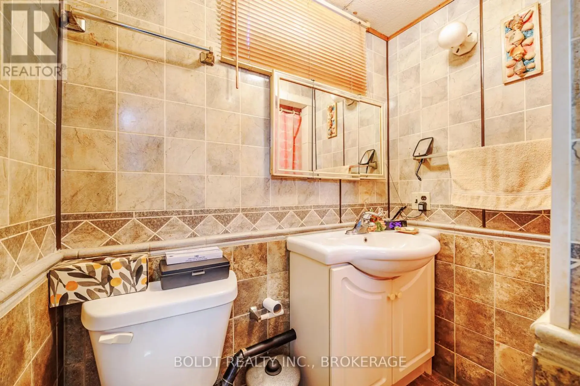 24 WINSLOW CRESCENT - Image 14