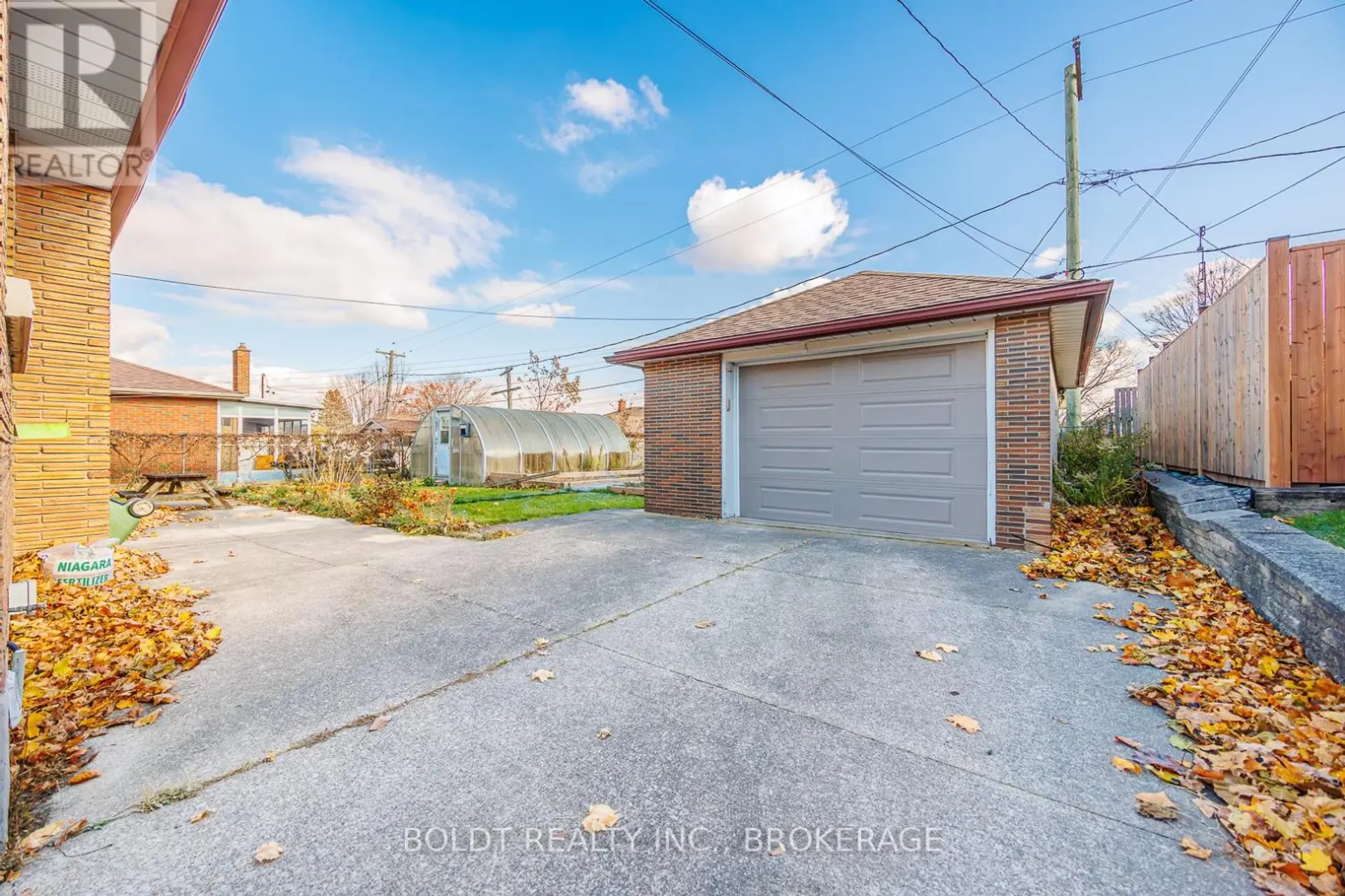 24 WINSLOW CRESCENT - Image 18