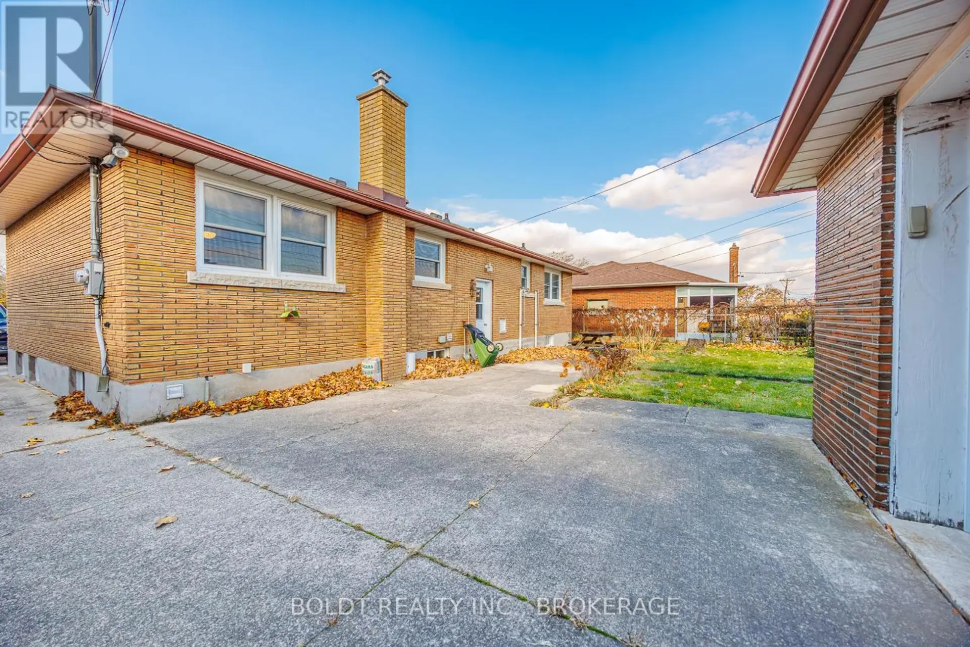 24 WINSLOW CRESCENT - Image 19