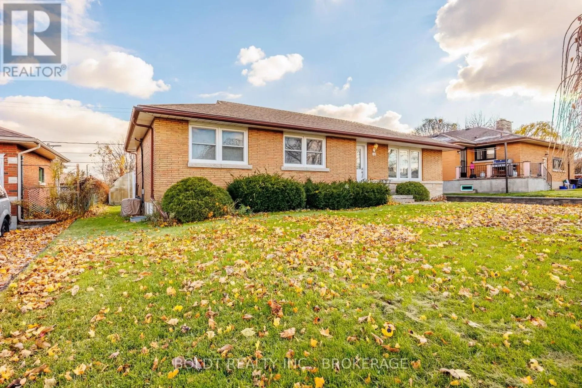 24 WINSLOW CRESCENT - Image 2