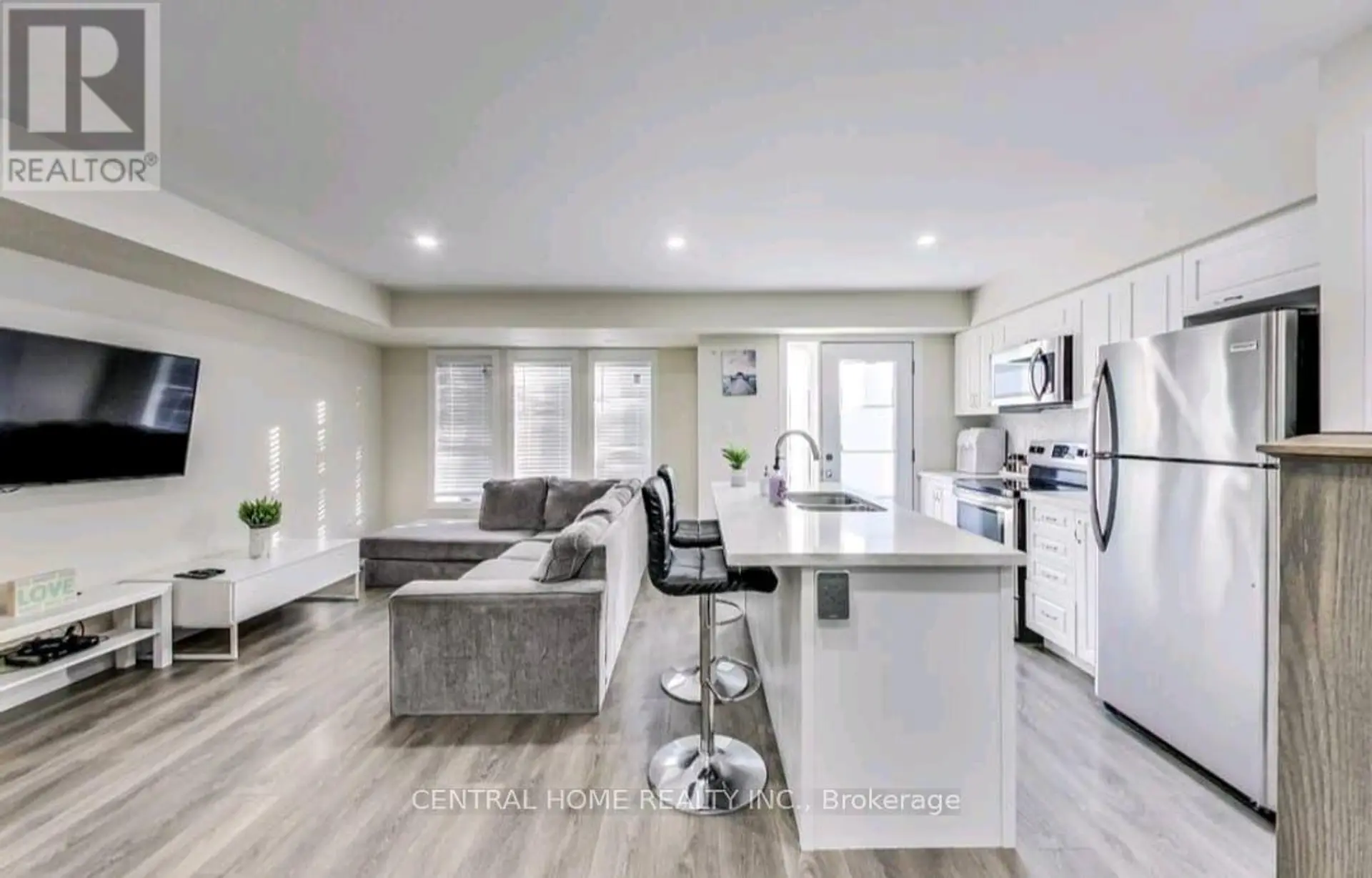 #241 2335 SHEPPARD AVENUE W - Image 2