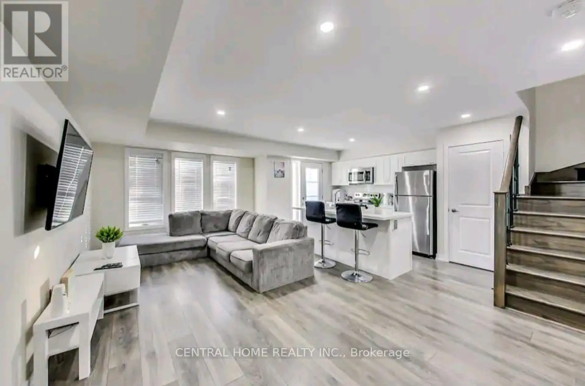 #241 2335 SHEPPARD AVENUE W - Image 3