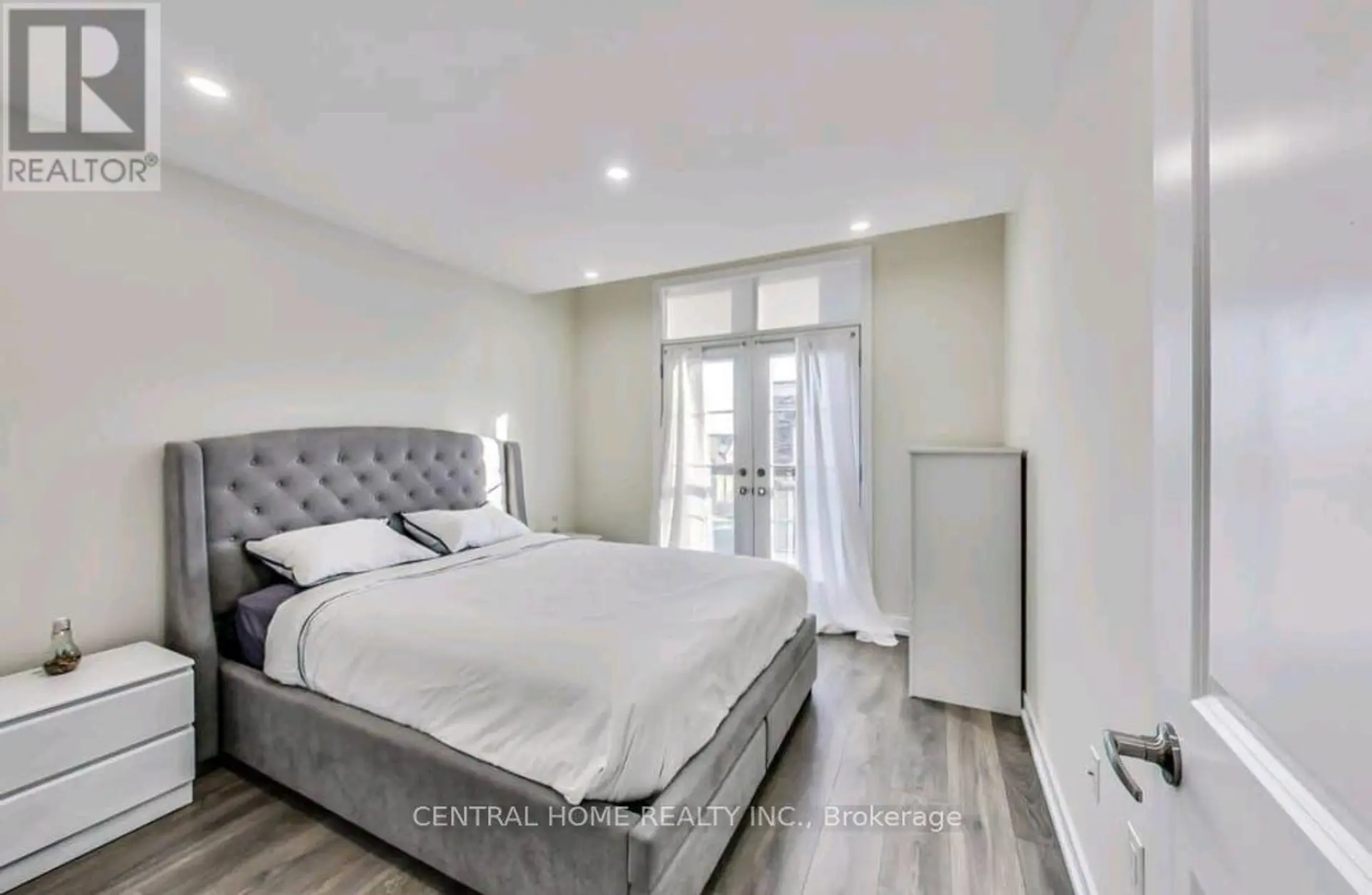 #241 2335 SHEPPARD AVENUE W - Image 8